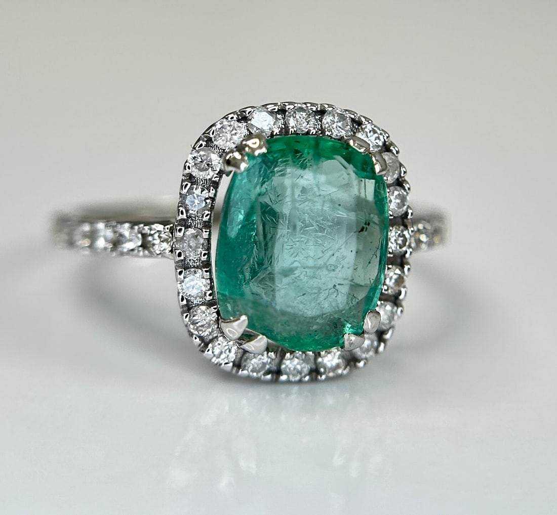 Beautiful Natural Emerald 2.42 CT With Natural Diamonds & 18k Gold: Title: Beautiful Natural Emerald 2.42 CT With Natural Diamonds & 18k Gold Description: Beautiful 2.42 CT Natural Emerald With Natural Diamonds & 18k Gold Description: Total Carat Weight -
