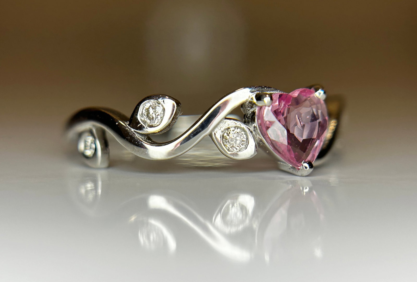 Beautiful 0.48ct Heart Shape Unheated Ceylon Pink Sapphire Diamonds & 950 Platinum - 7