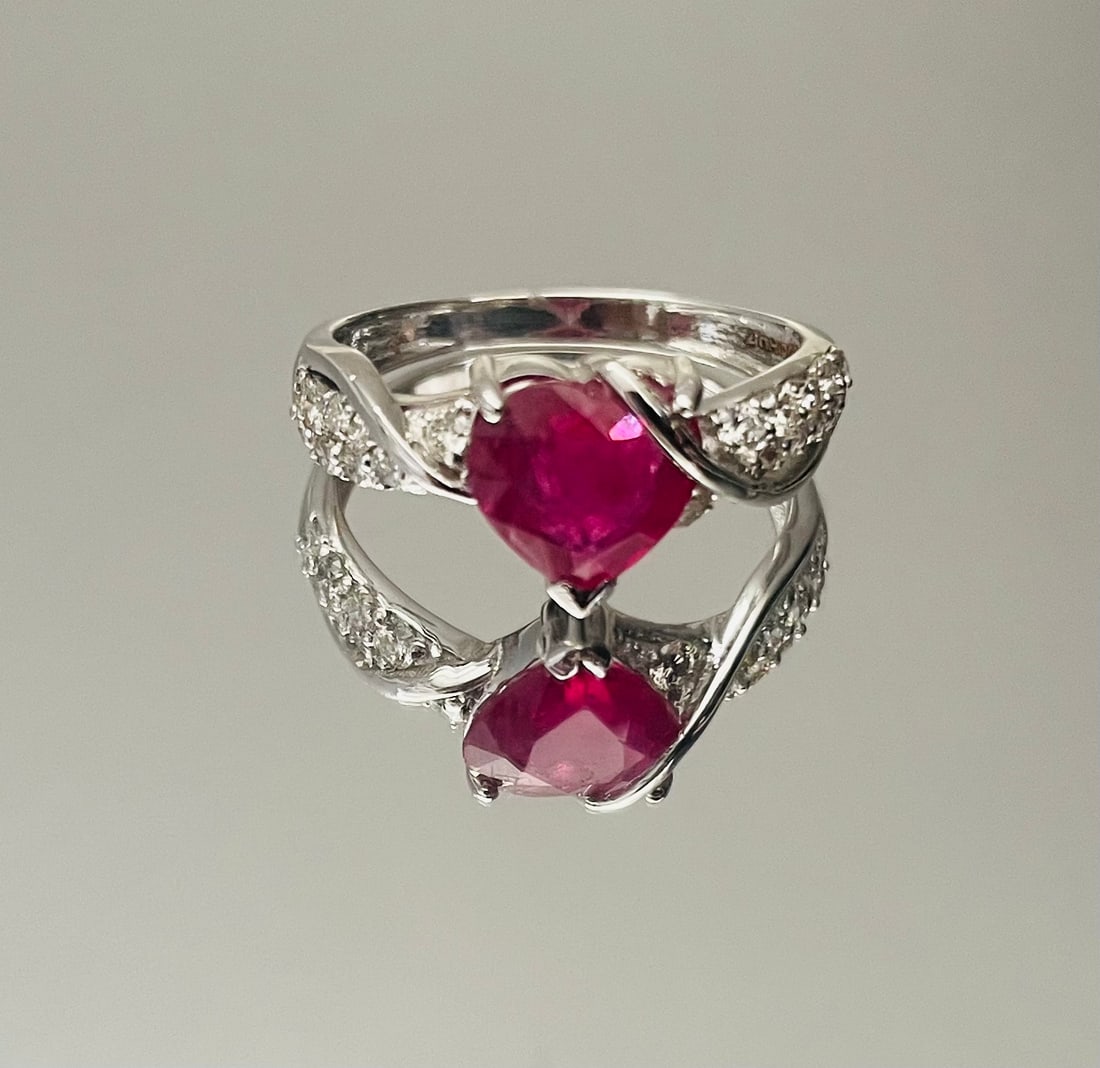 Beautiful Natural Heart Shape Burmese Ruby Ring 1.58 Ct With Diamonds & 18k Gold - 2