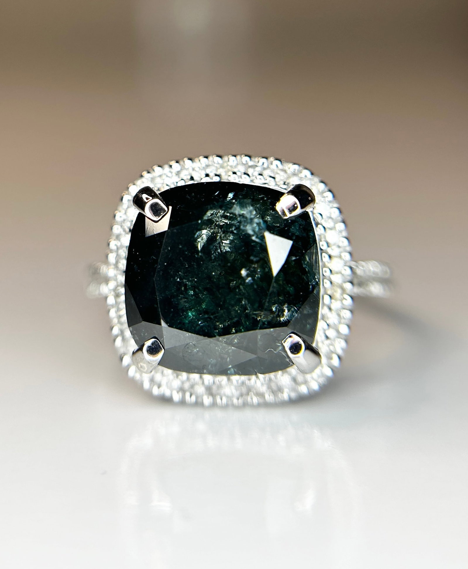 Beautiful 6.24ct Natural Solitaire Green Diamond & 18k Gold: Title: Beautiful 6.24ct Natural Solitaire Green Diamond & 18k Gold Description: Beautiful 6.24ct Natural Solitaire Green Diamond & 18k Gold Description: Total Carat Weight - 6.24 Carat 