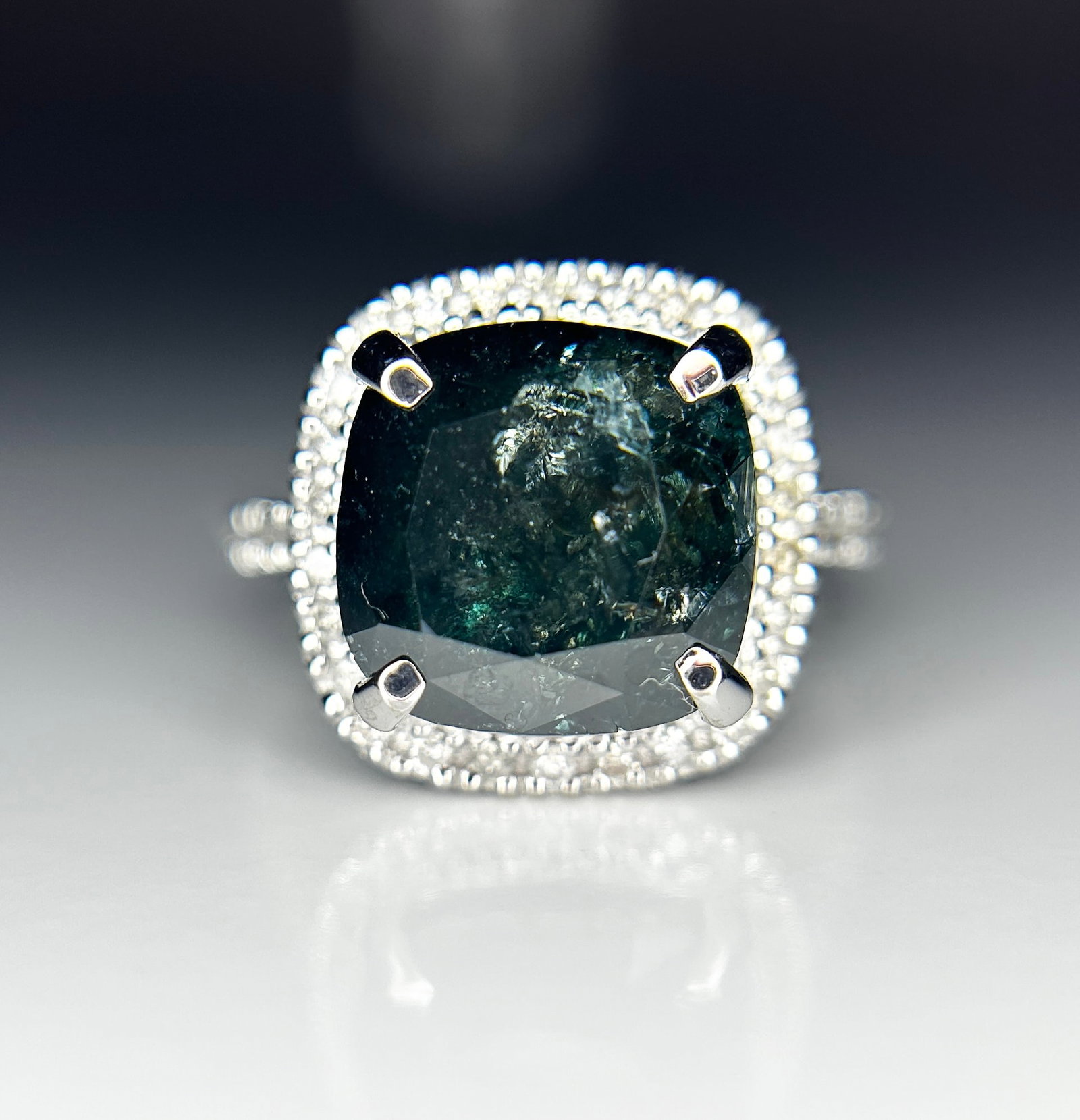 Beautiful 6.24ct Natural Solitaire Green Diamond & 18k Gold - 8