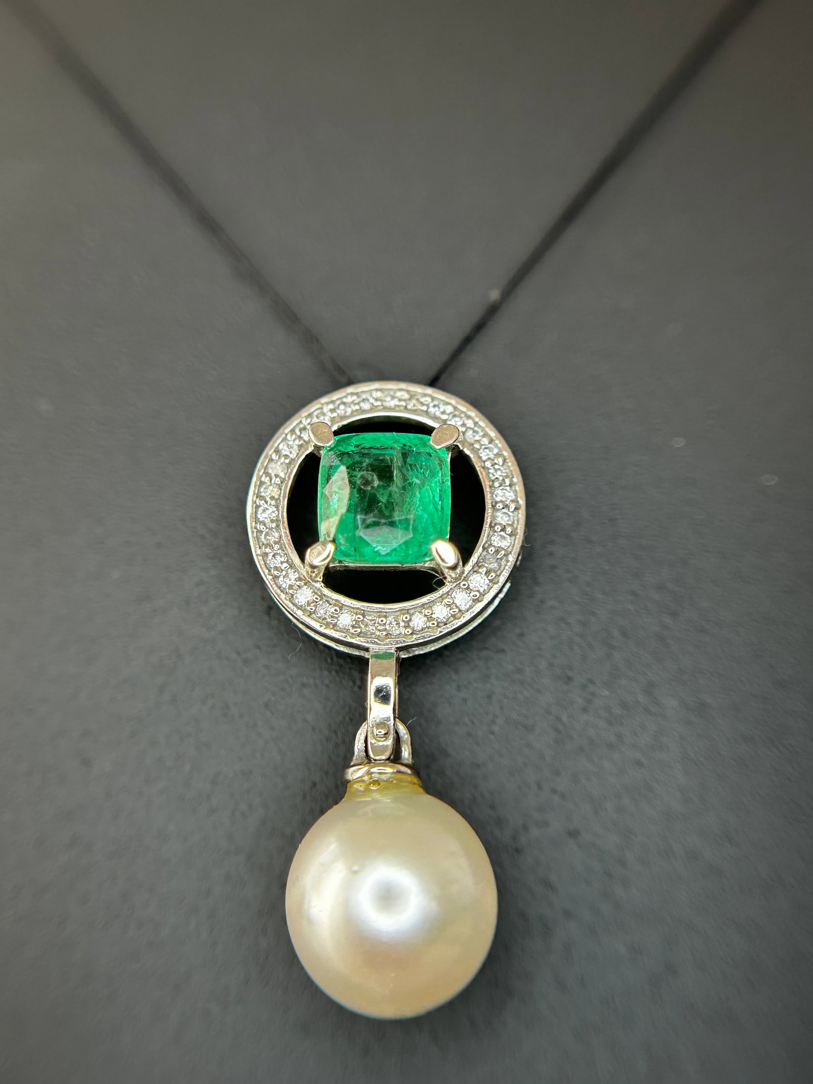 Beautiful 5.55CT South Sea Pearl, 1.14ct Emerald, Diamonds & 950 Platinum Pendant - 10