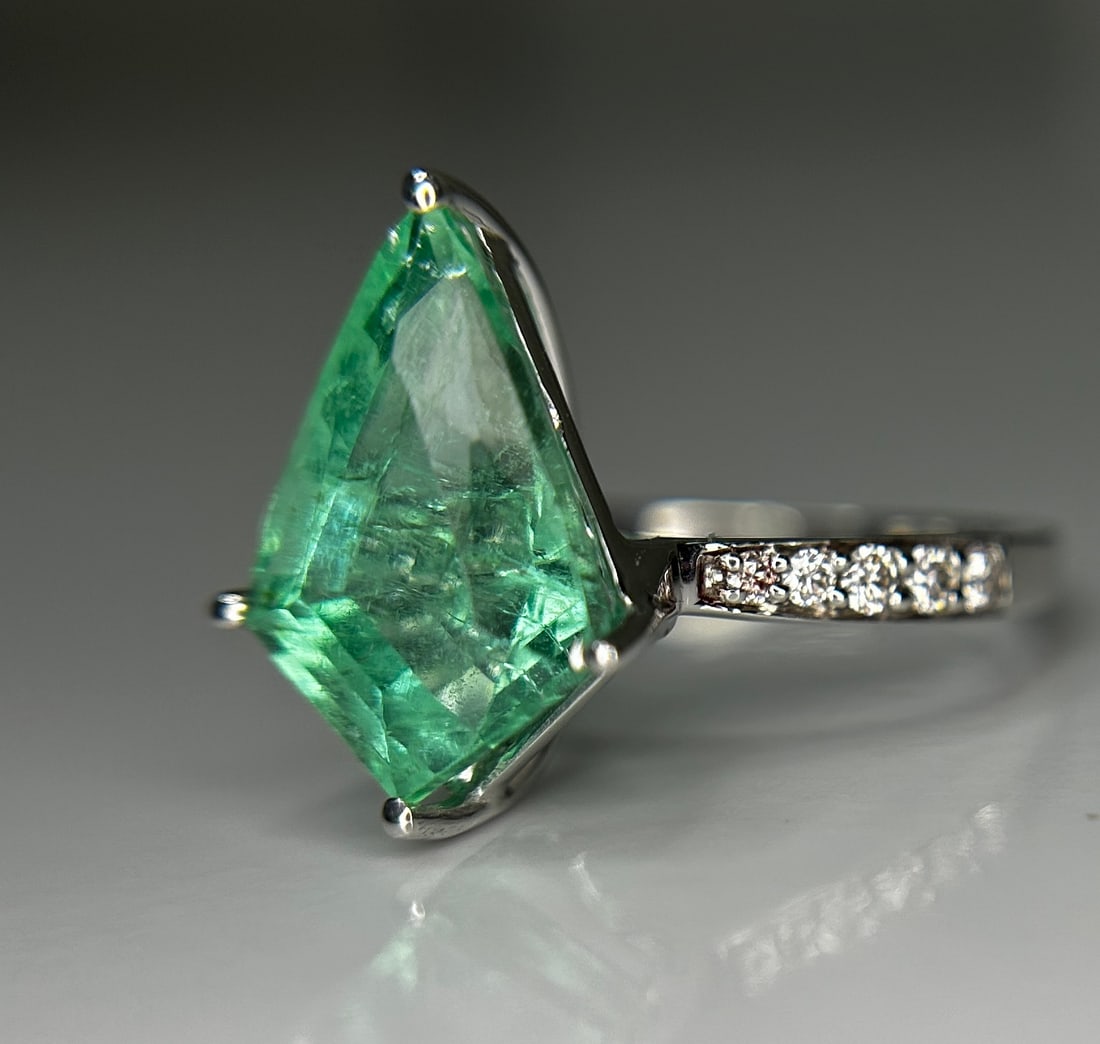 Beautiful Natural Columbian Emerald 3.63 CT With Natural Diamonds & 14k Gold - 11