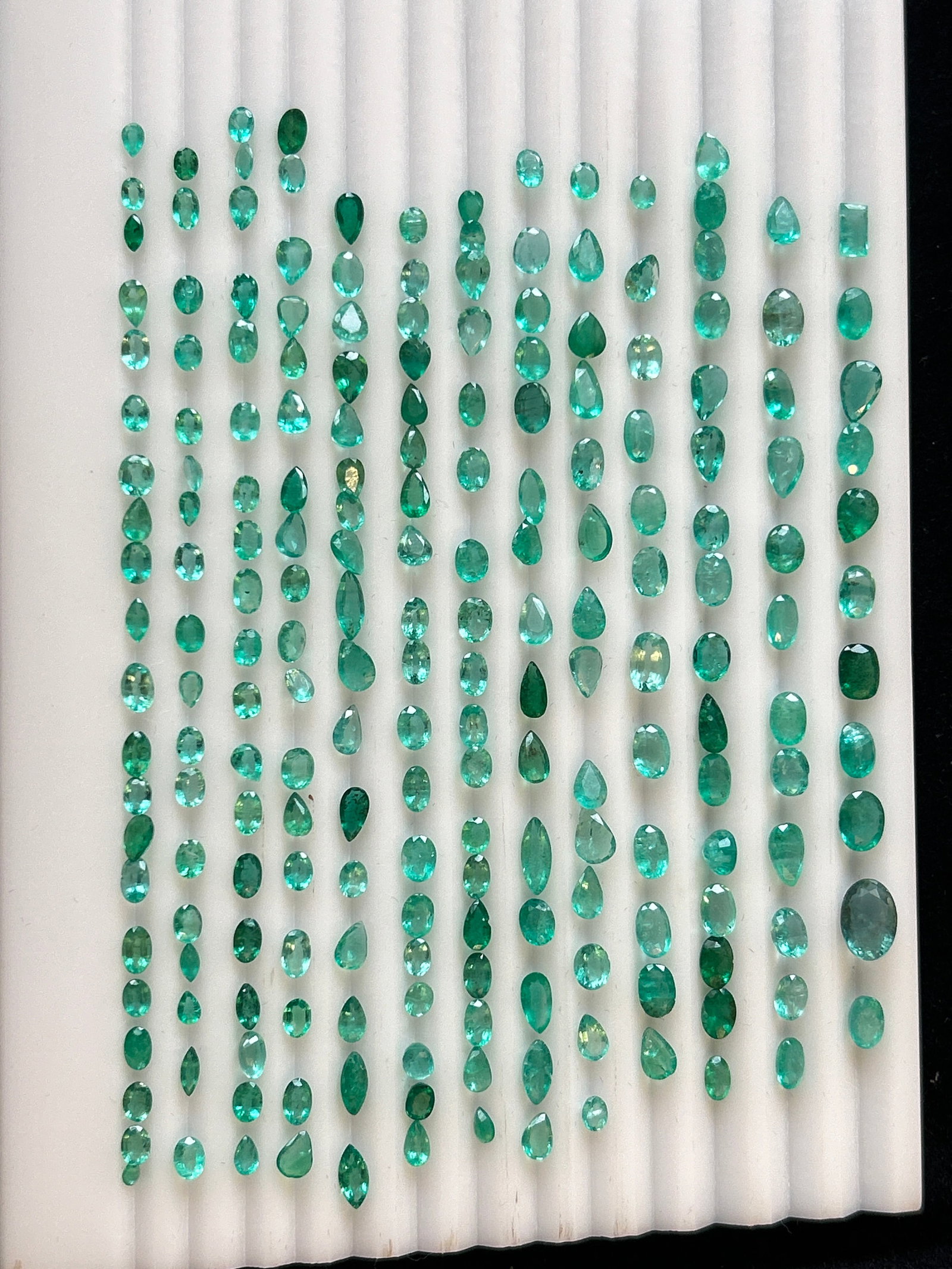 61.05ct Natural Emeralds: Title: 61.05ct Natural Emeralds Description: 61.05ct Natural Emeralds mm sizes Ideal for necklaces, bracelets, rings and earrings Condition: New Delivery option: Collection & Delivery