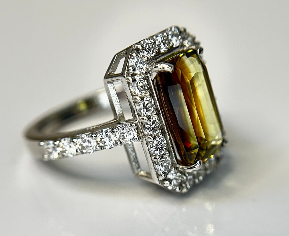 GIA Certified Natural Rare Alexandrite Ring 5.07ct With 1.38ct Diamond & 18k White Gold - 10
