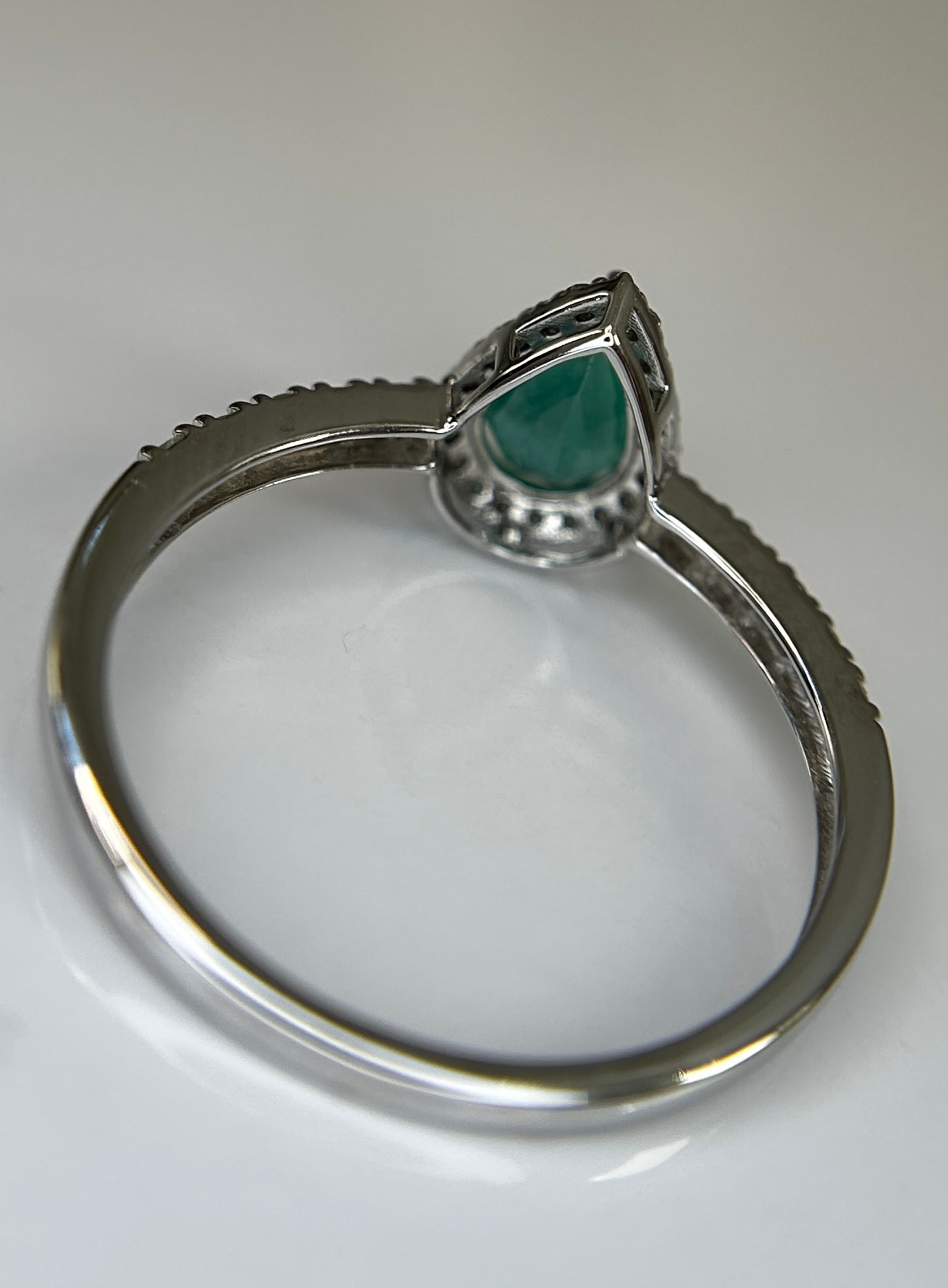 Beautiful Natural Emerald 0.68 CT With Natural Diamonds & 18k Gold - 6