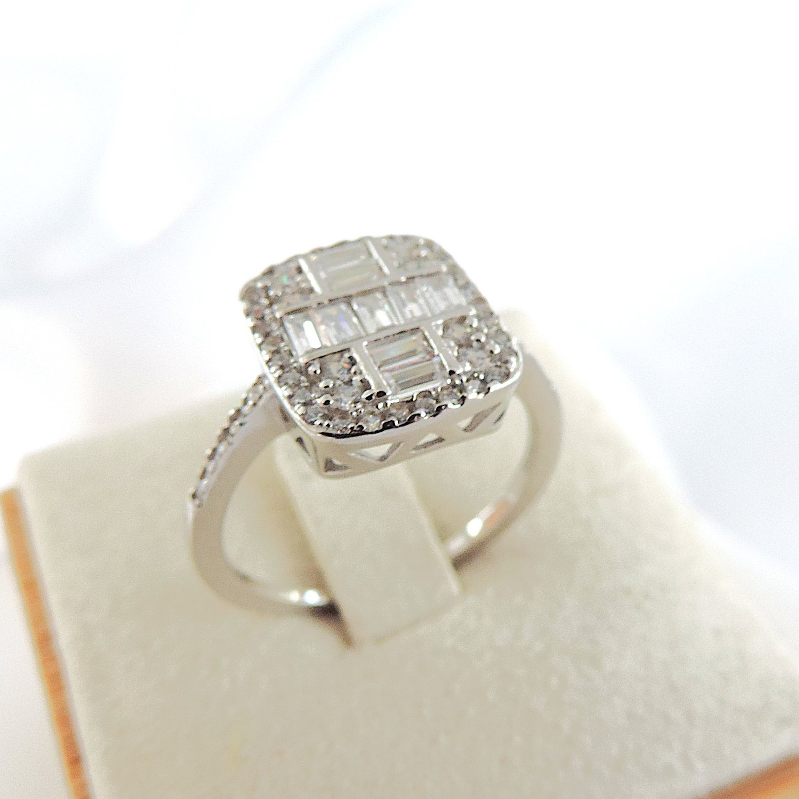 925 Silver White Zircon Gemstone Ring 'New' - 2