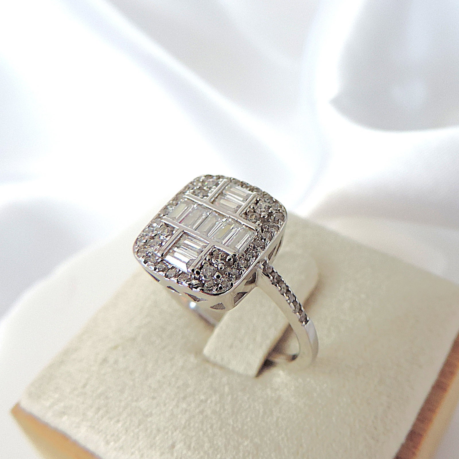 925 Silver White Zircon Gemstone Ring 'New' - 3