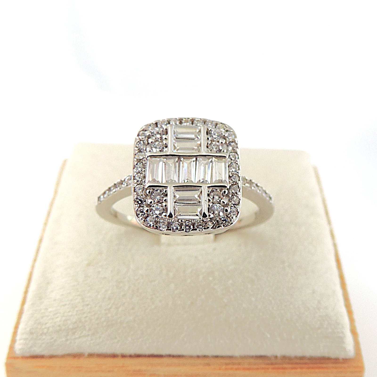 925 Silver White Zircon Gemstone Ring 'New' - 4