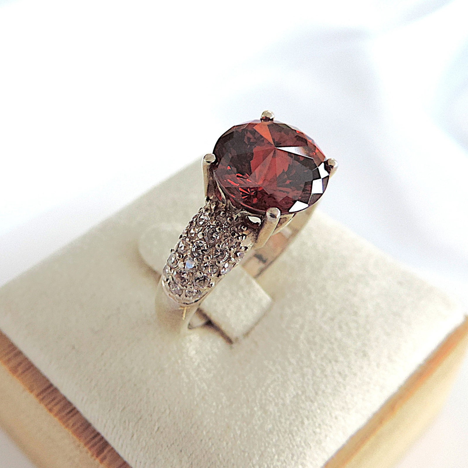 925 Sterling Silver 7 Carat Red Cubic Zirconia Gemstone Ring 'New With Gift Pouch' - 3