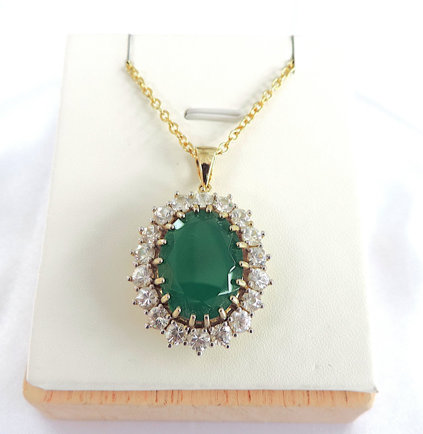 925 Gold on Silver 17.8 Carat Chrysoprase & White Topaz Pendant Necklace 'New' - 3