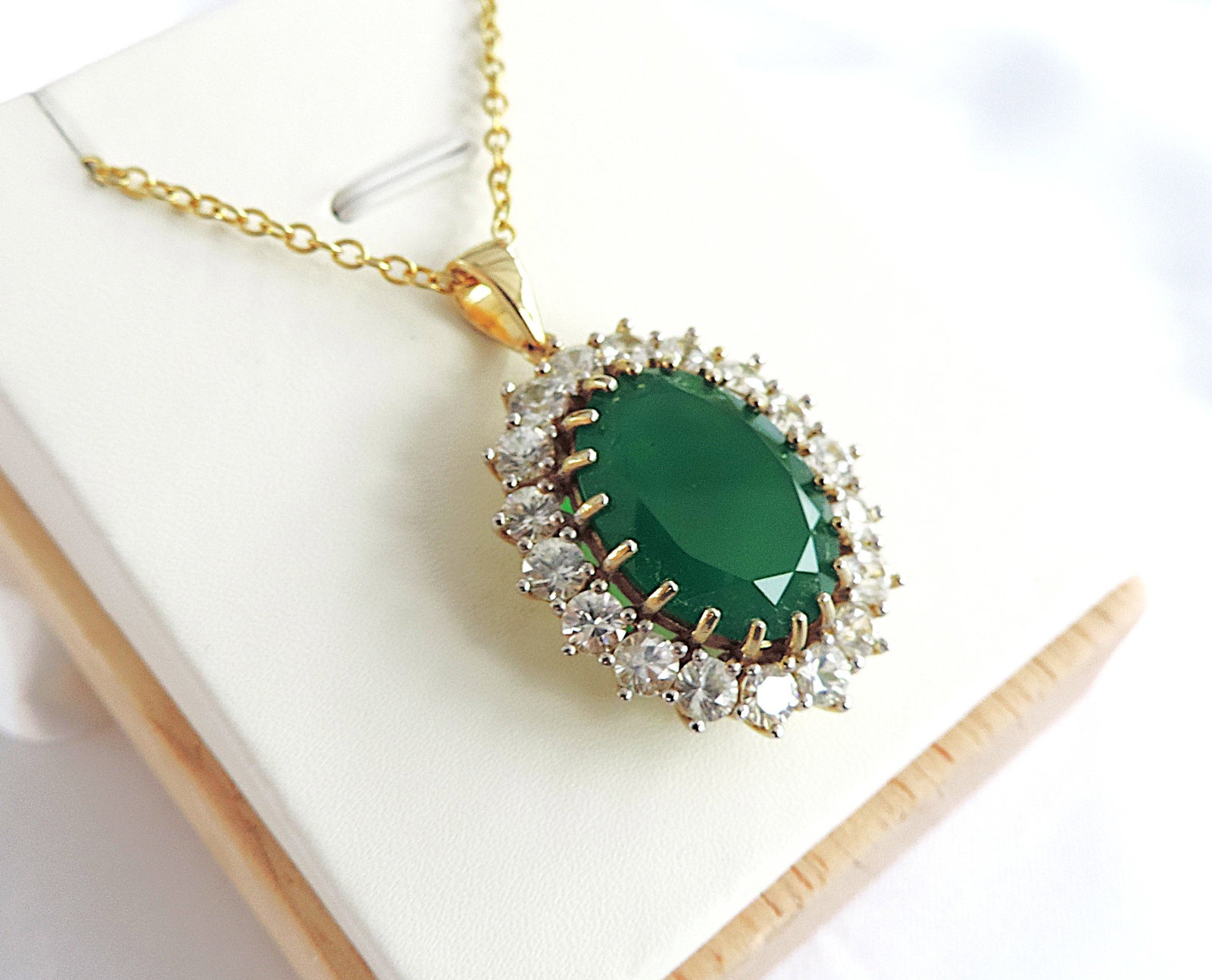 925 Gold on Silver 17.8 Carat Chrysoprase & White Topaz Pendant Necklace 'New' - 5