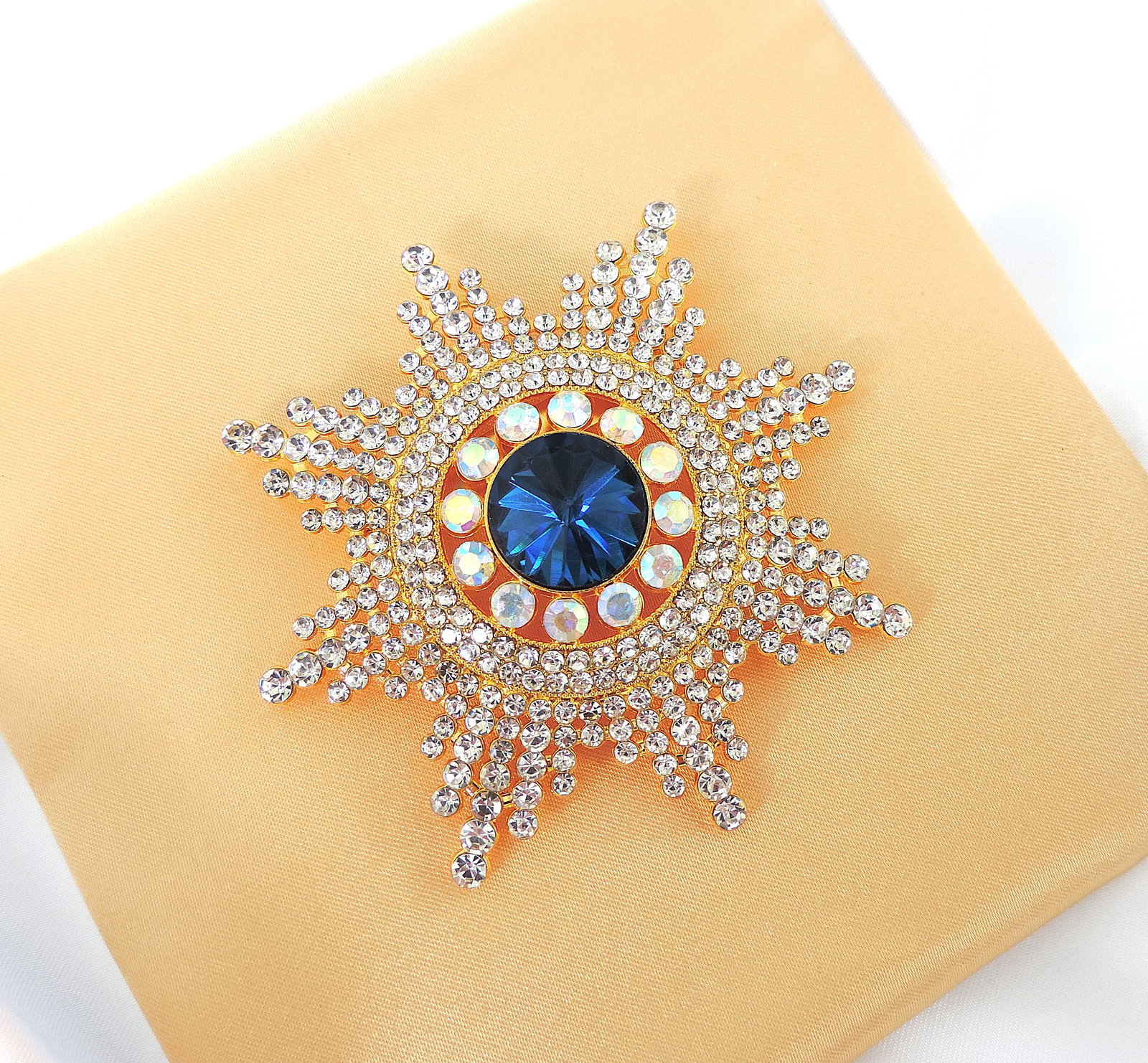 Vintage Style Blue & White Crystal Brooch 7cmx7cm - 2