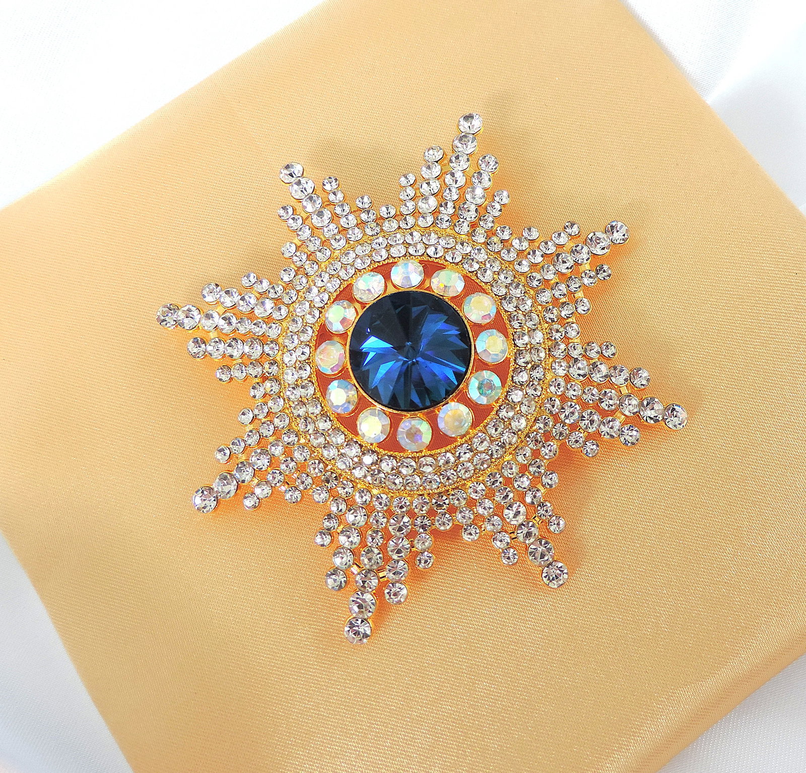 Vintage Style Blue & White Crystal Brooch 7cmx7cm - 4
