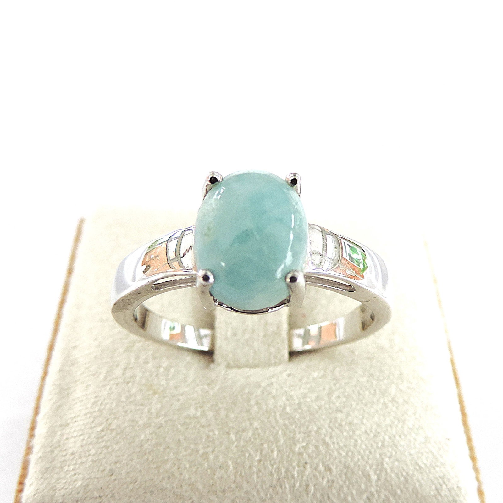 925 Silver Natural Green Cabochon Amazonite Gemstone Ring 'New': Title: 925 Silver Natural Green Cabochon Amazonite Gemstone Ring 'New' Description: A lovely ring in 925 Silver set with a 10x7mm Natural Green Cabochon Amazonite Gemstone. Ring size U. 