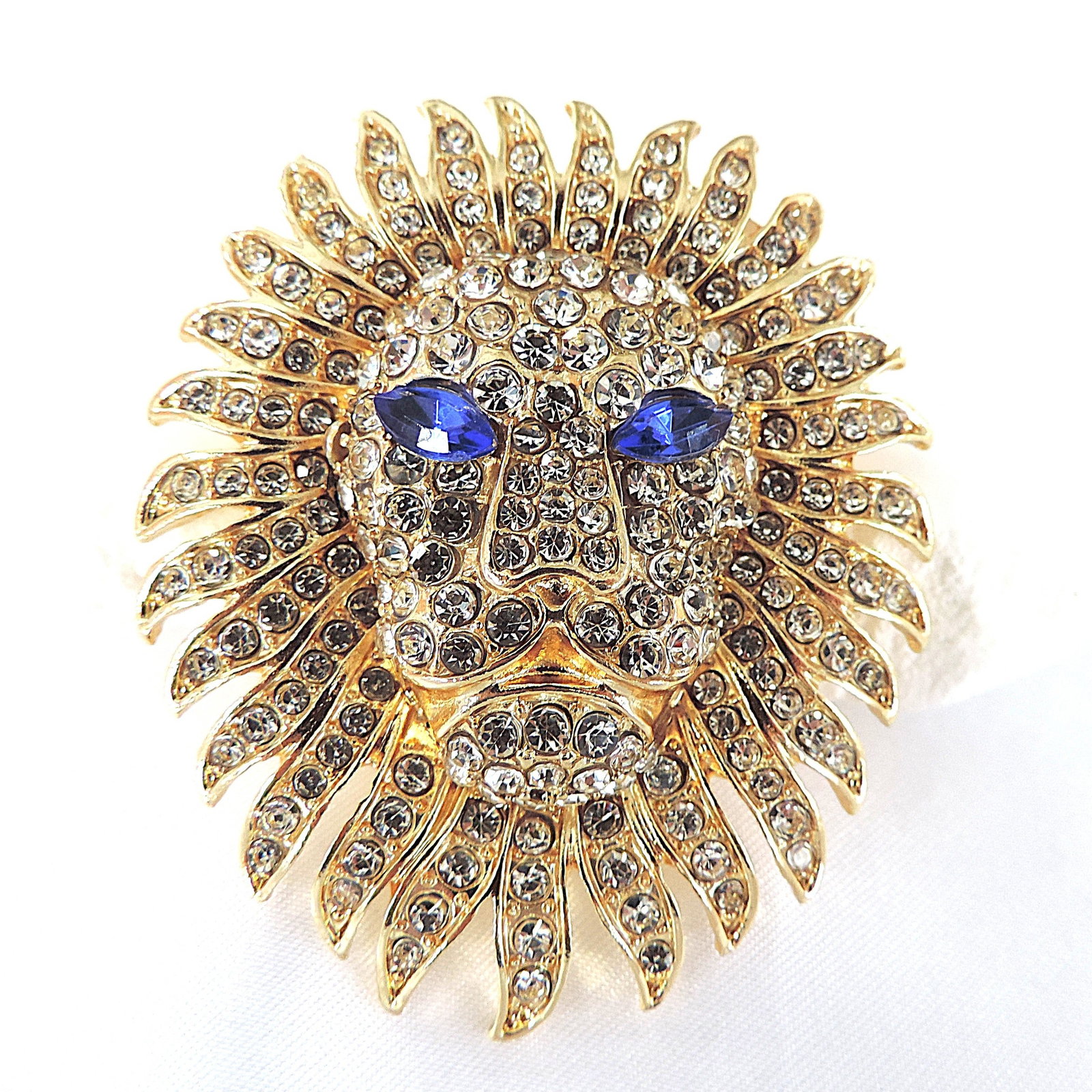 Gold Plated Crystal Lions Head Brooch - 4