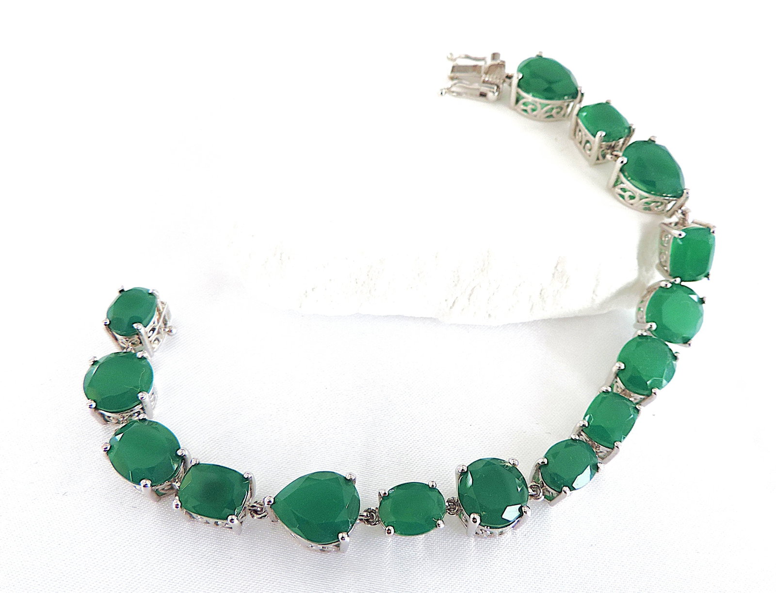 925 Silver 55.95 Carat Emerald Green Chrysoprase Gemstone Bracelet 'New' - 3