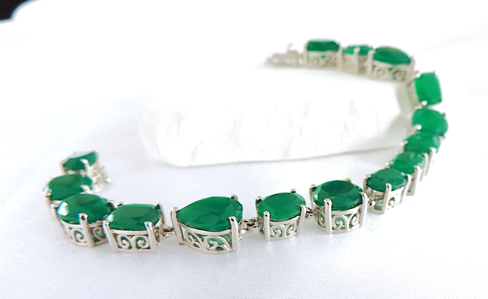 925 Silver 55.95 Carat Emerald Green Chrysoprase Gemstone Bracelet 'New' - 4