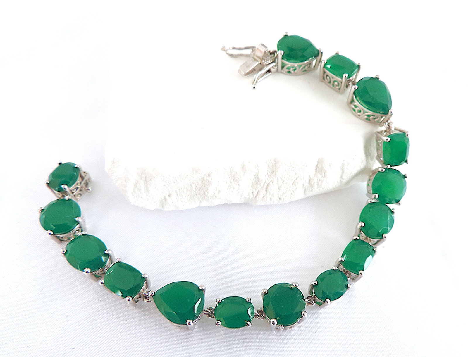 925 Silver 55.95 Carat Emerald Green Chrysoprase Gemstone Bracelet 'New' - 5