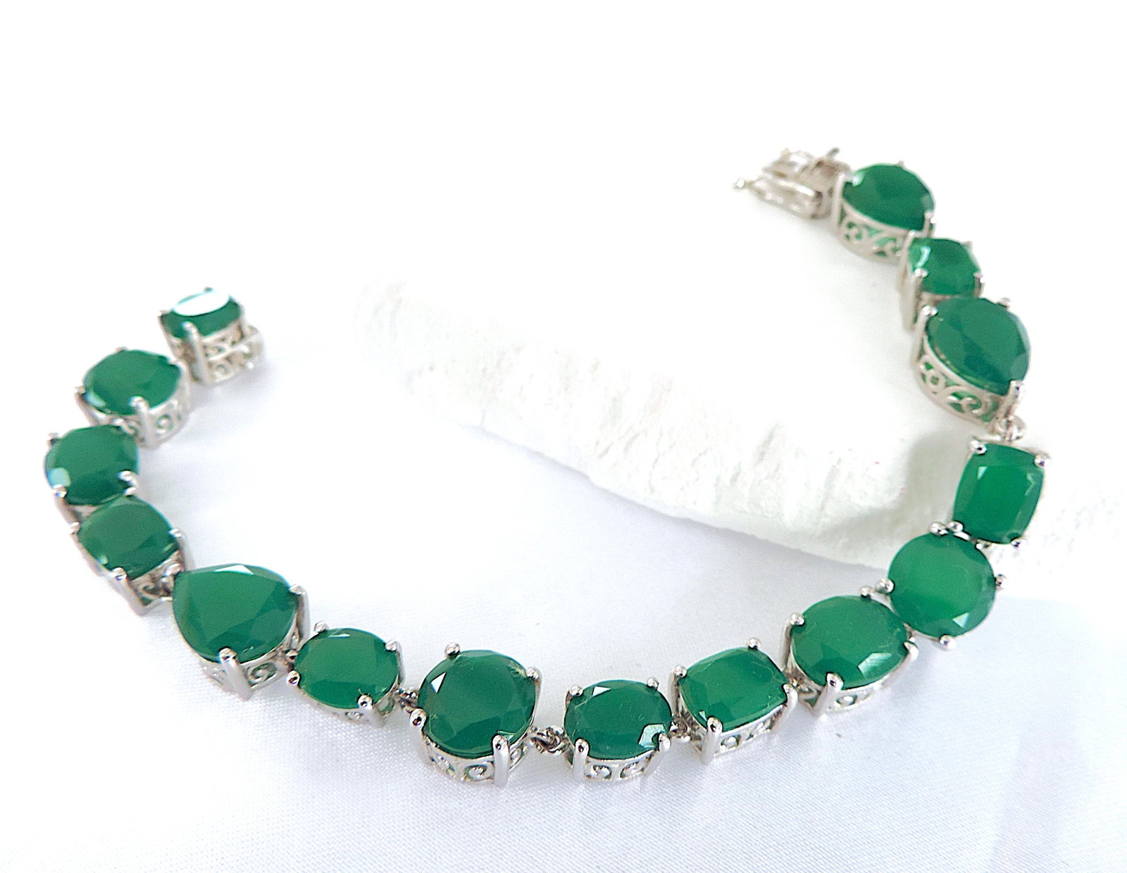 925 Silver 55.95 Carat Emerald Green Chrysoprase Gemstone Bracelet 'New' - 9
