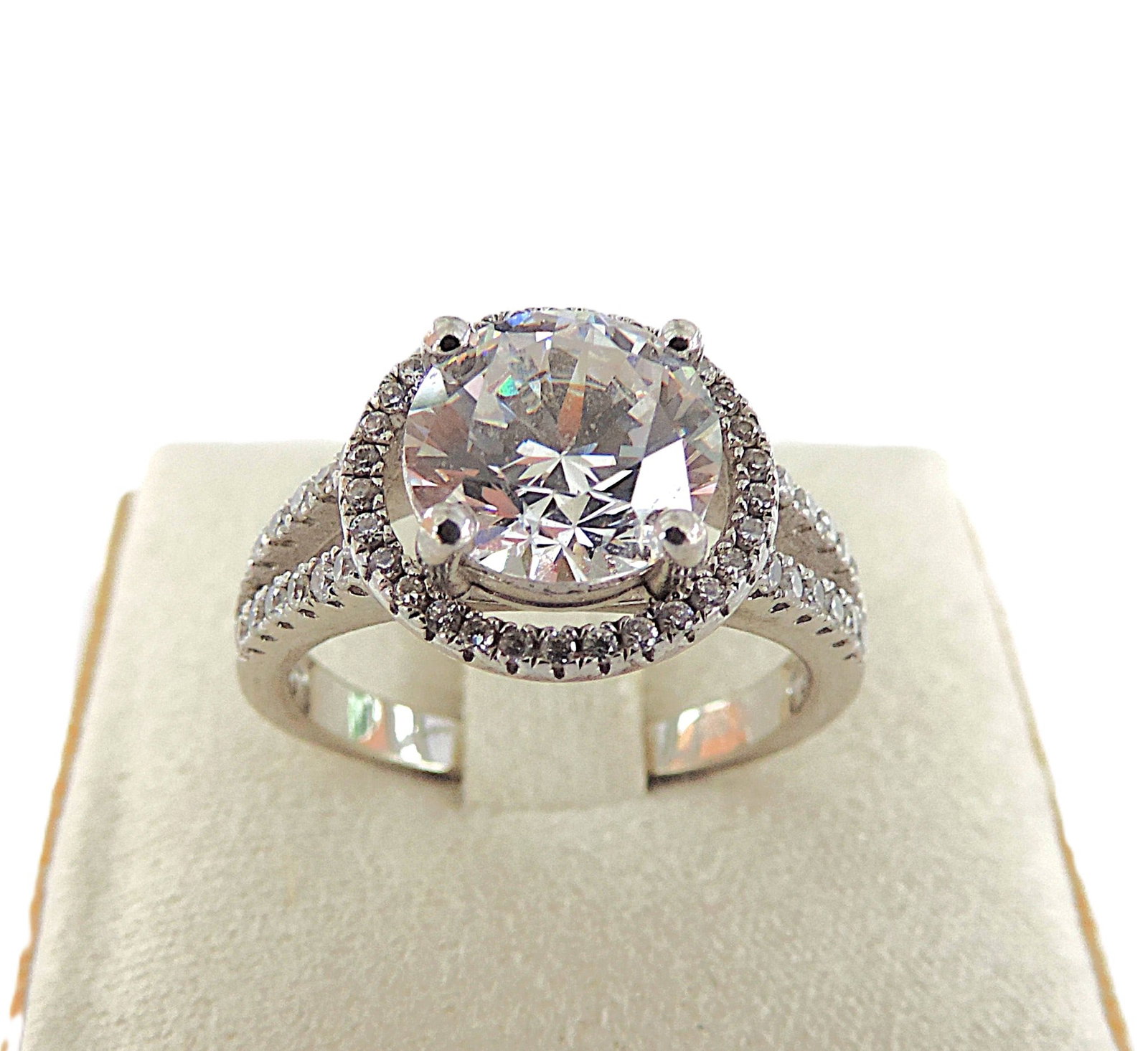 925 Silver 4.16 Carat Cubic Gemstone Ring 'New' - 4