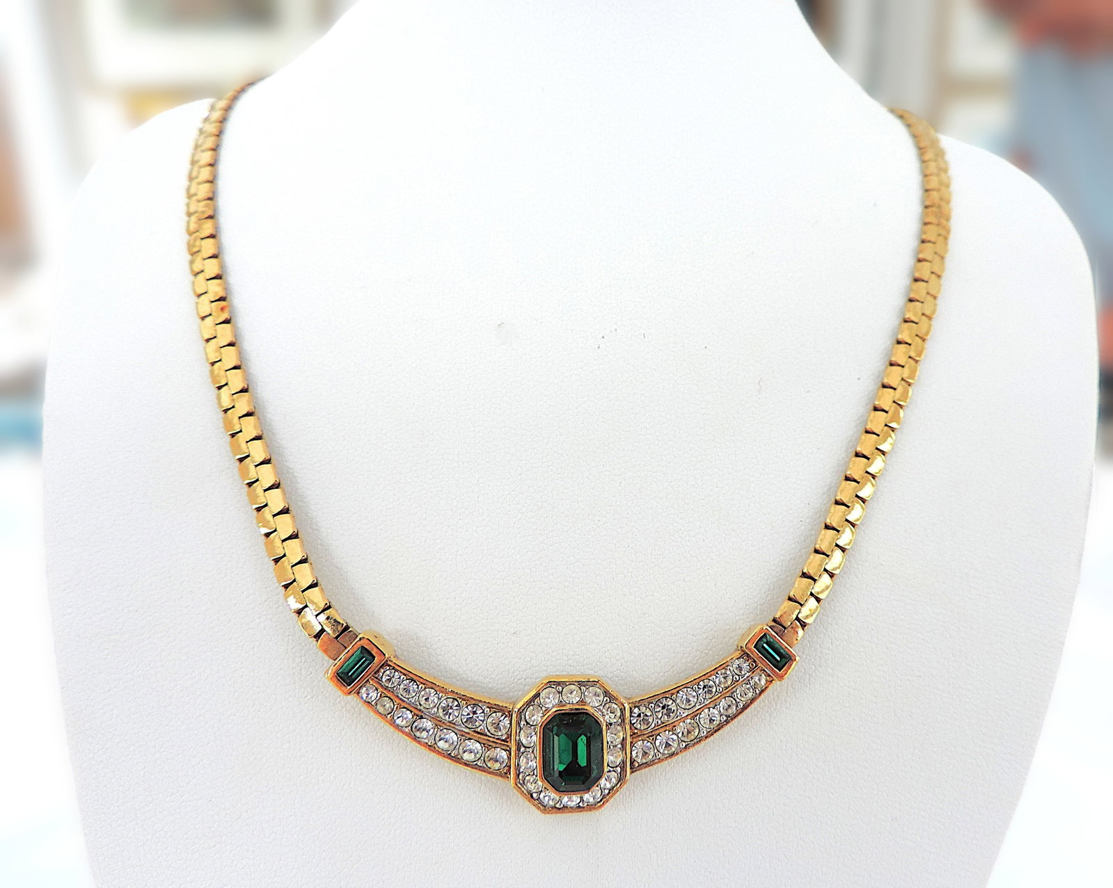 Vintage Attwood & Sawyer Emerald Green Necklace c.1980's: Title: Vintage Attwood & Sawyer Emerald Green Necklace c.1980's Description: A beautiful classic necklace from Attwood & Sawyer. 22ct gold plated deco revival flat chain which features
