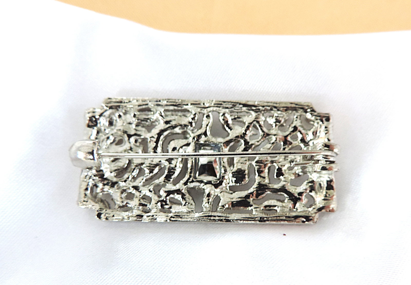Art Deco Style Green & WhIte Crystal Brooch - 2
