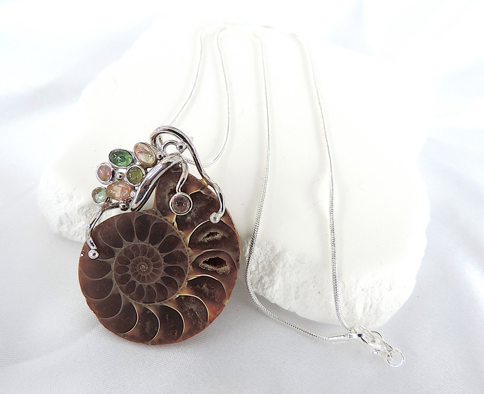925 Silver Artisan Fossilised Ammonite & Tourmaline Pendant Necklace - 3