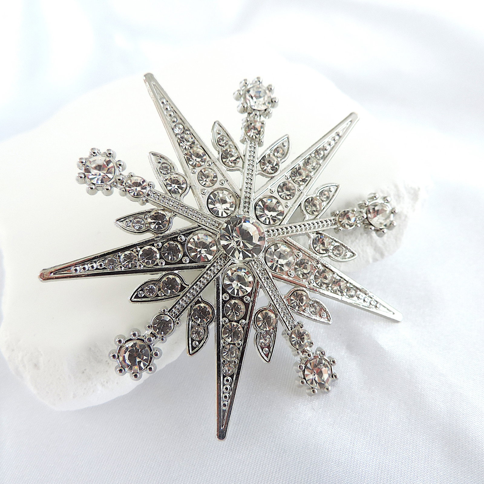 Large 7cm x7cm White Crystal Snowflake Brooch - 2