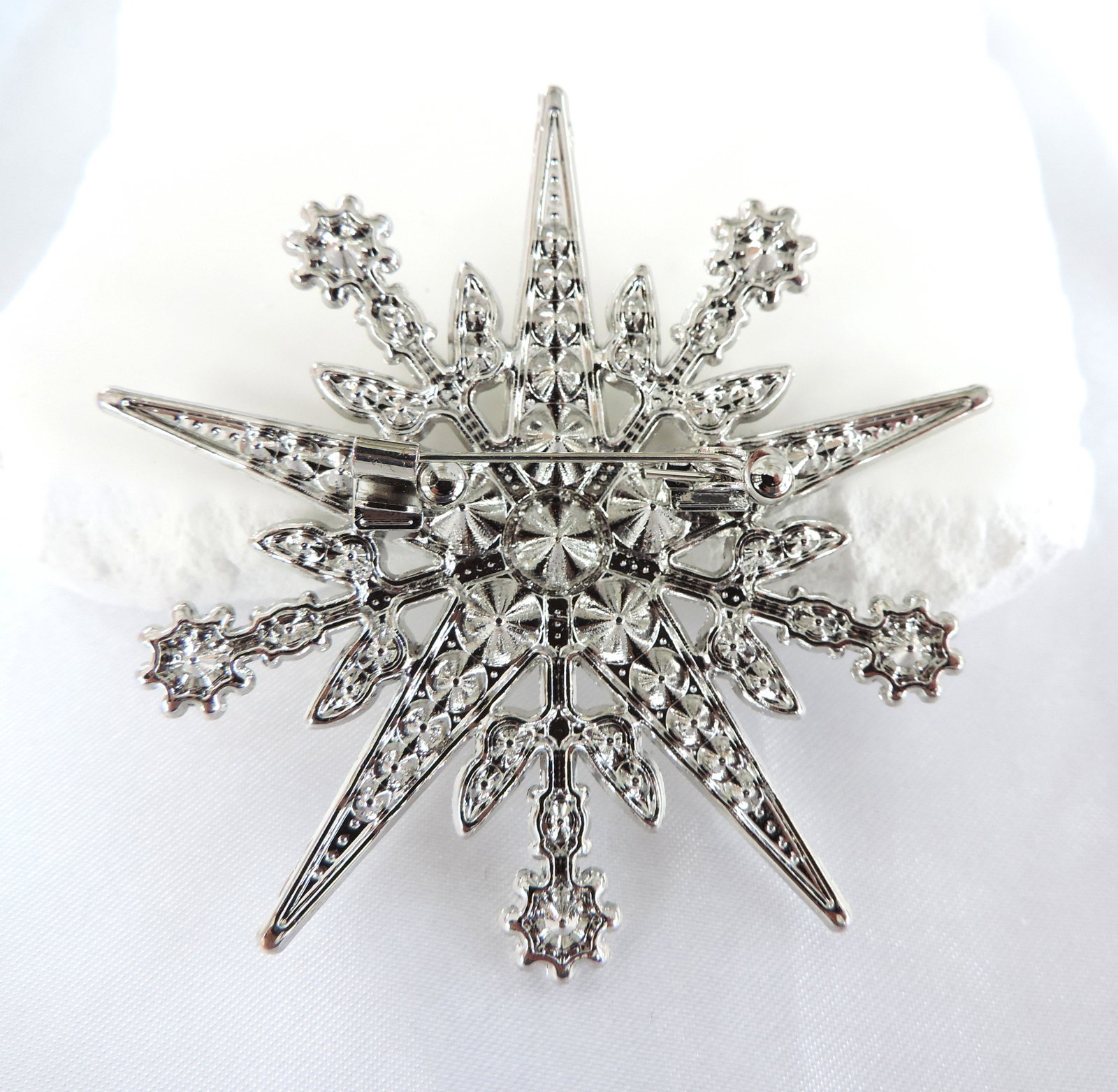 Large 7cm x7cm White Crystal Snowflake Brooch - 3