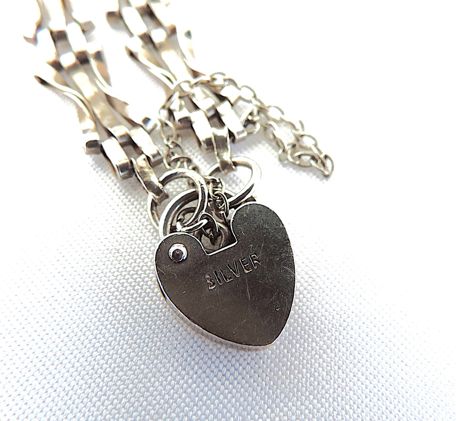 Vintage Sterling Silver Heart Padlock Gate Bracelet - 3