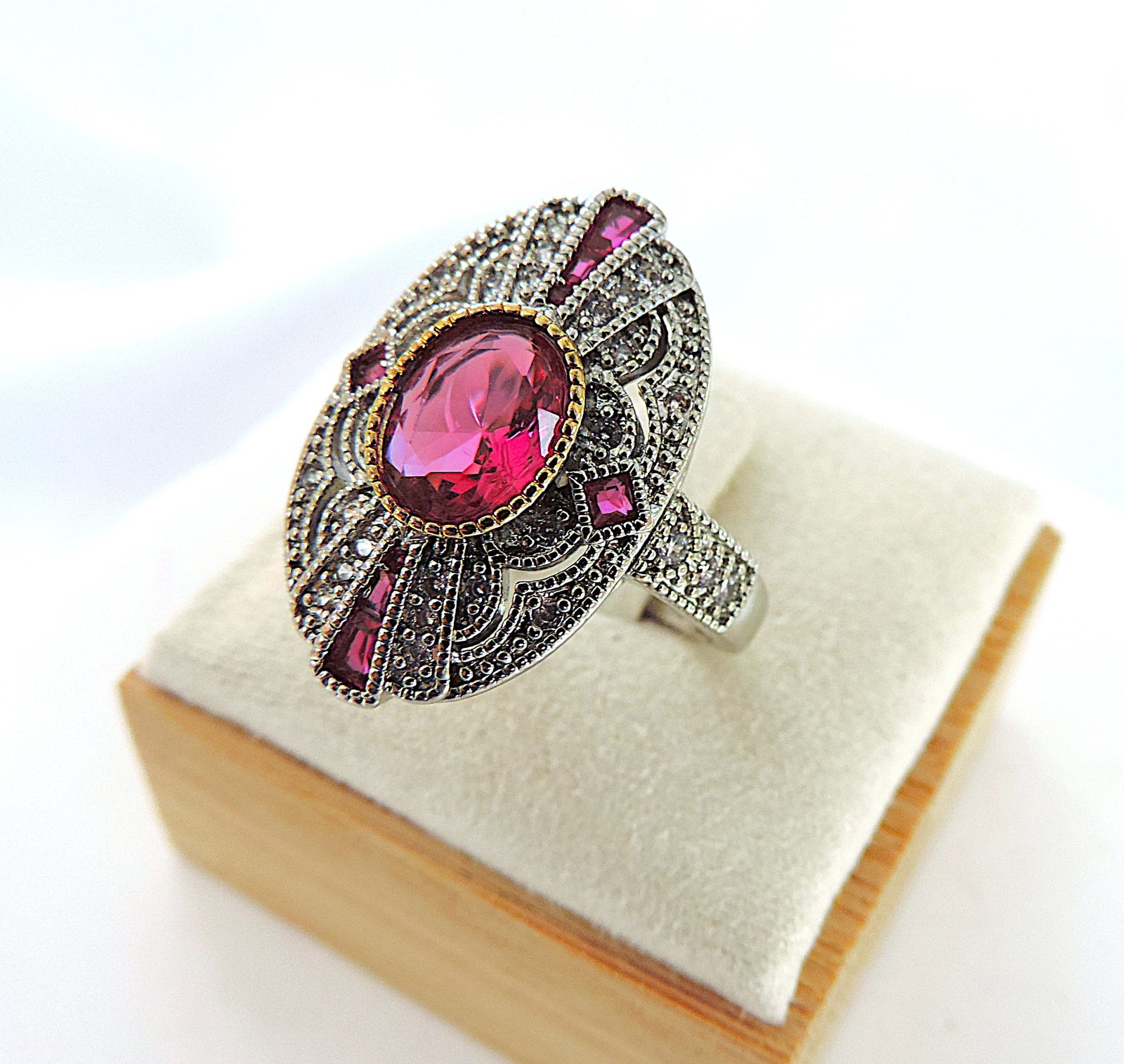 Art Deco Style Red & White Gemstone Ring - 2