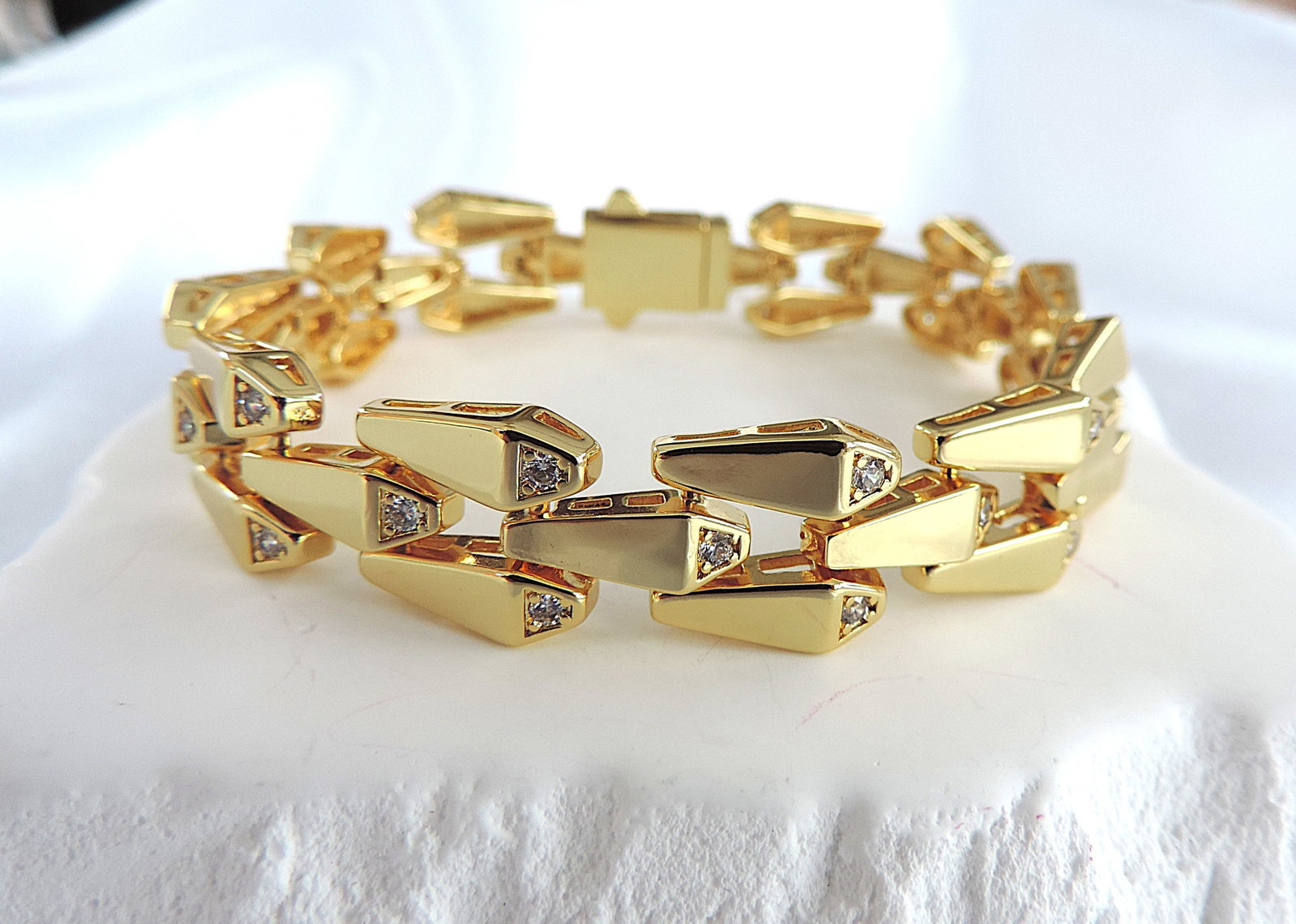 Aethon Gold Tone Zircon Gemstone 14mm Men's Bracelet 'New': Title: Aethon Gold Tone Zircon Gemstone 14mm Men's Bracelet 'New' Description: Gold tone stainless steel Aethon men's bracelet set with white Zircon Gemstones. Length 8 inches, width