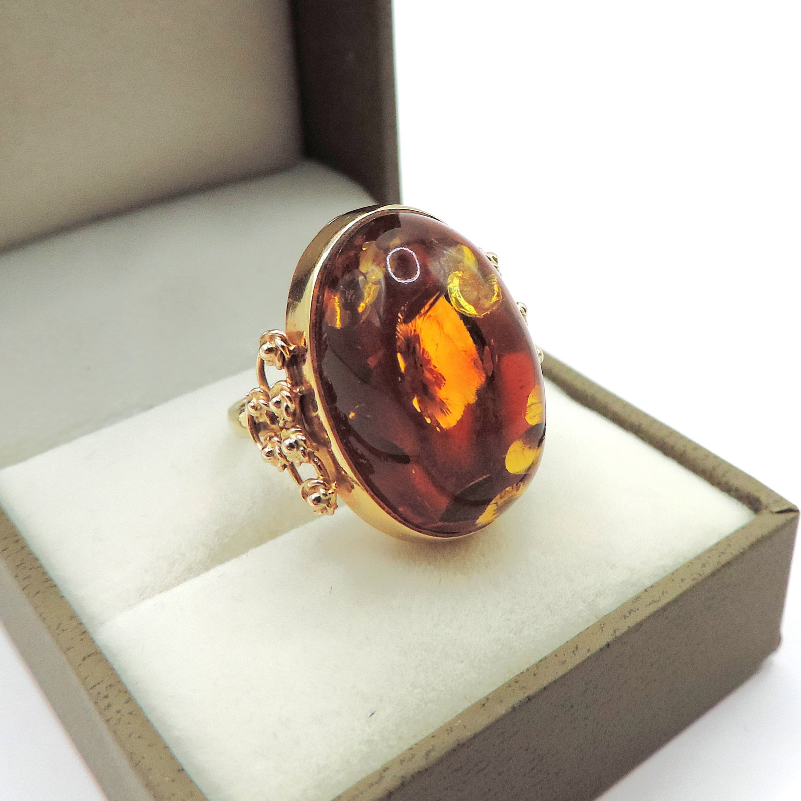 Artisan 14k Gold 23x12mm Cabochon Baltic Amber Ring circa. 1990's. - 11
