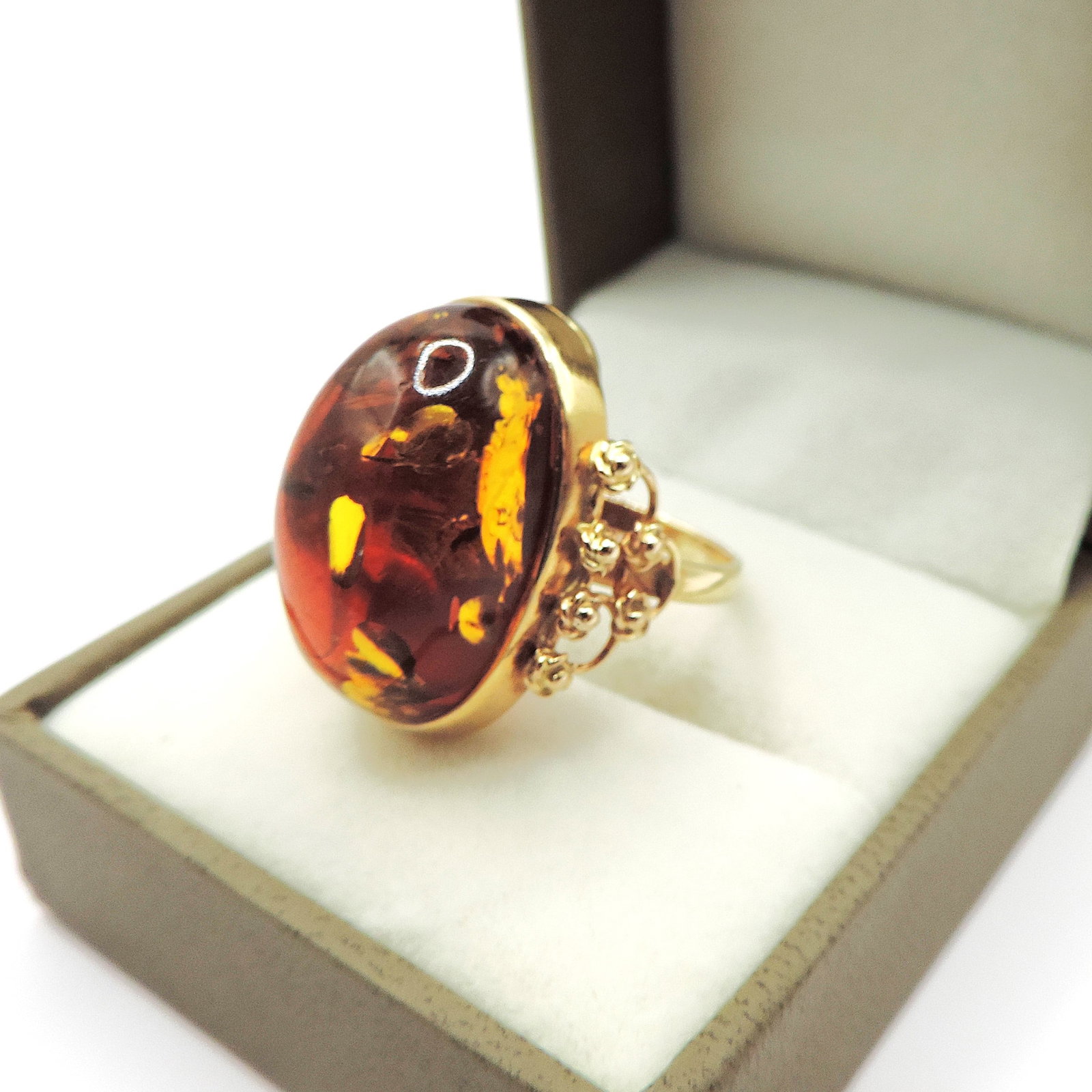 Artisan 14k Gold 23x12mm Cabochon Baltic Amber Ring circa. 1990's. - 3