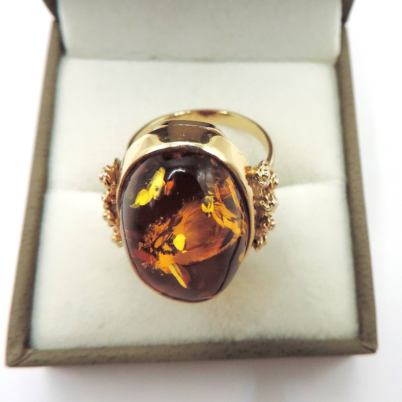Artisan 14k Gold 23x12mm Cabochon Baltic Amber Ring circa. 1990's. - 4