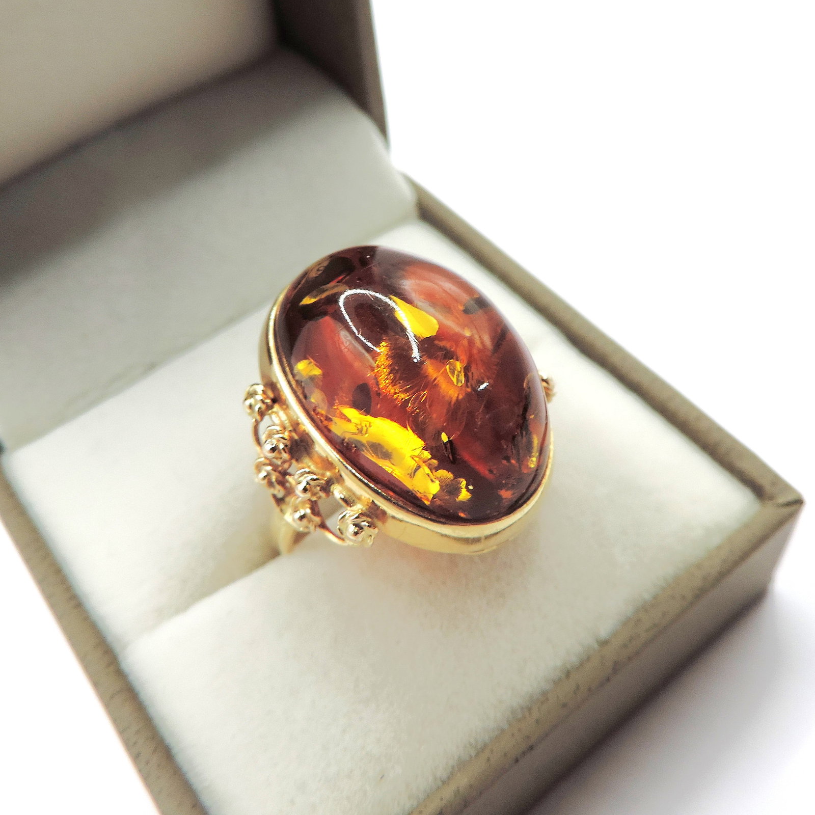 Artisan 14k Gold 23x12mm Cabochon Baltic Amber Ring circa. 1990's. - 7