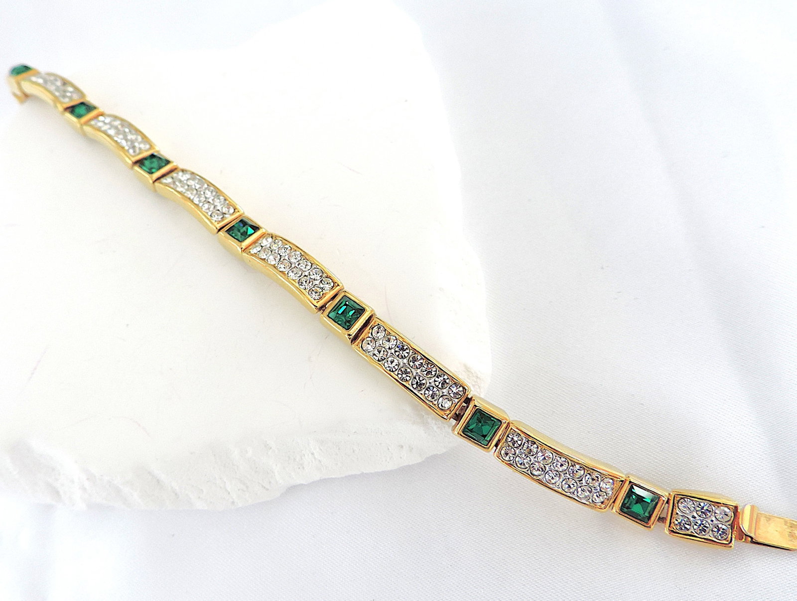Vintage Attwood & Sawyer 22ct Gold Plated Emerald Green & White Crystal Bracelet c.1980's - 5