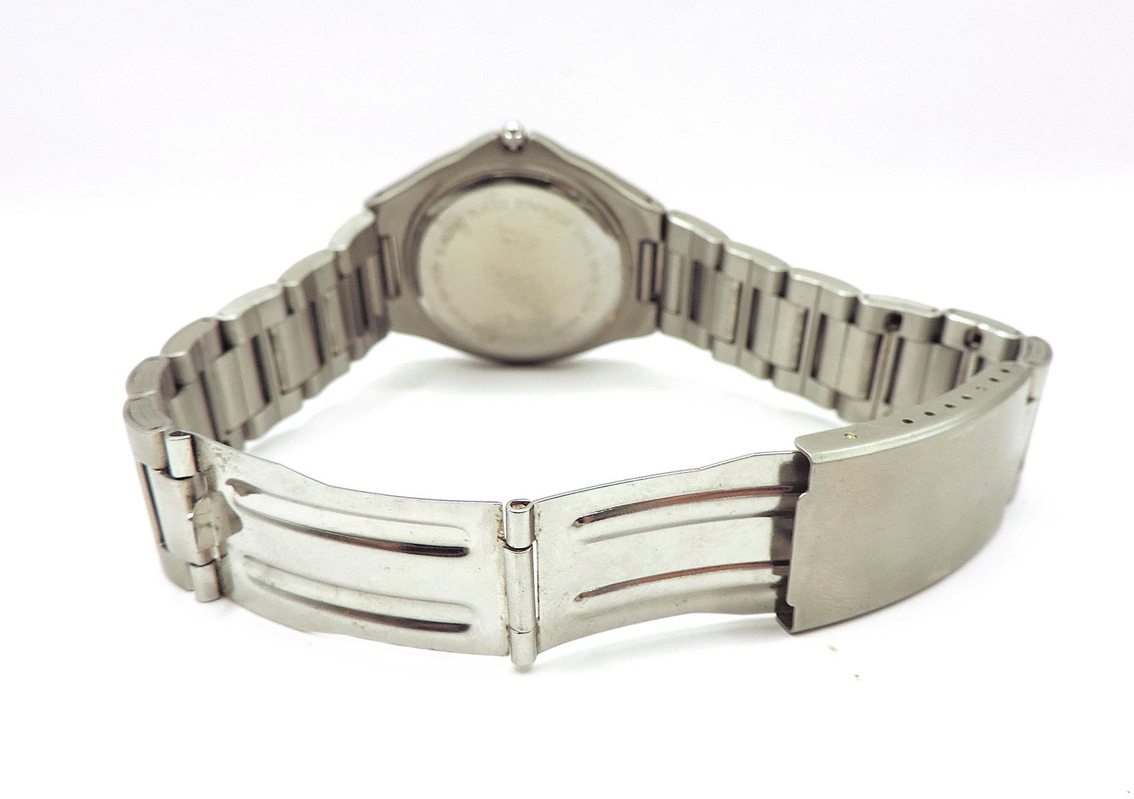 Men's AVIA Quartz Bracelet Watch #103902 - New Battery - 6