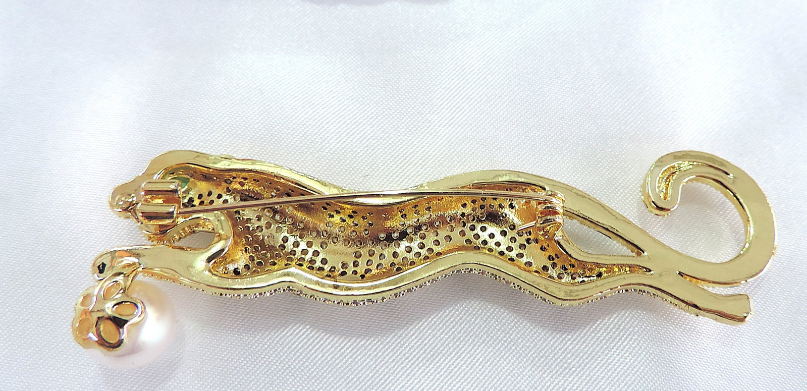 Gold Plated White Zircon Gemstone Panther Brooch With Gift Box - 5