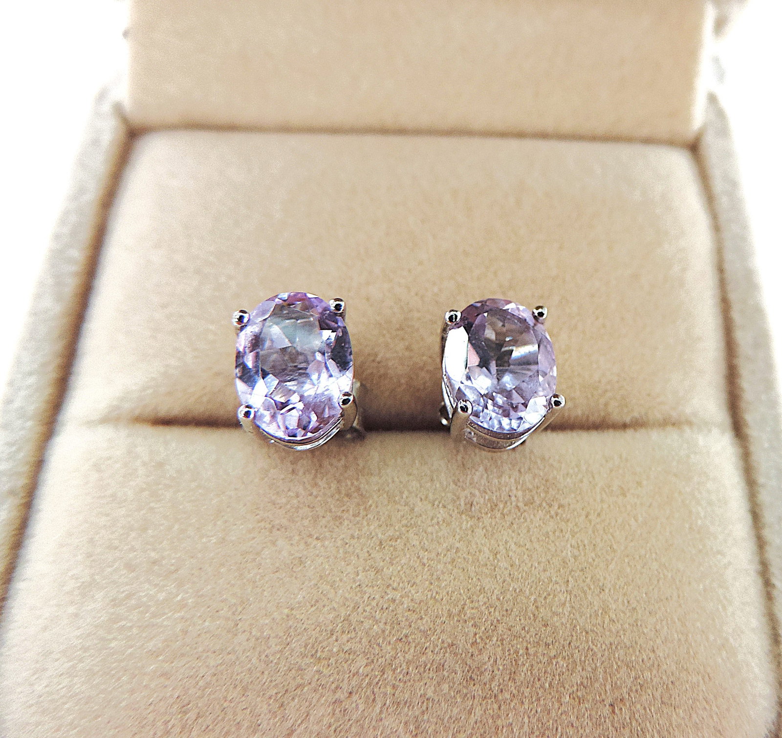 925 Silver Amethyst Gemstone Stud Earrings 'New': Title: 925 Silver Amethyst Gemstone Stud Earrings 'New' Description: A beautiful pair of 925 silver stud earrings set with oval Amethyst gemstones. New with gift pouch