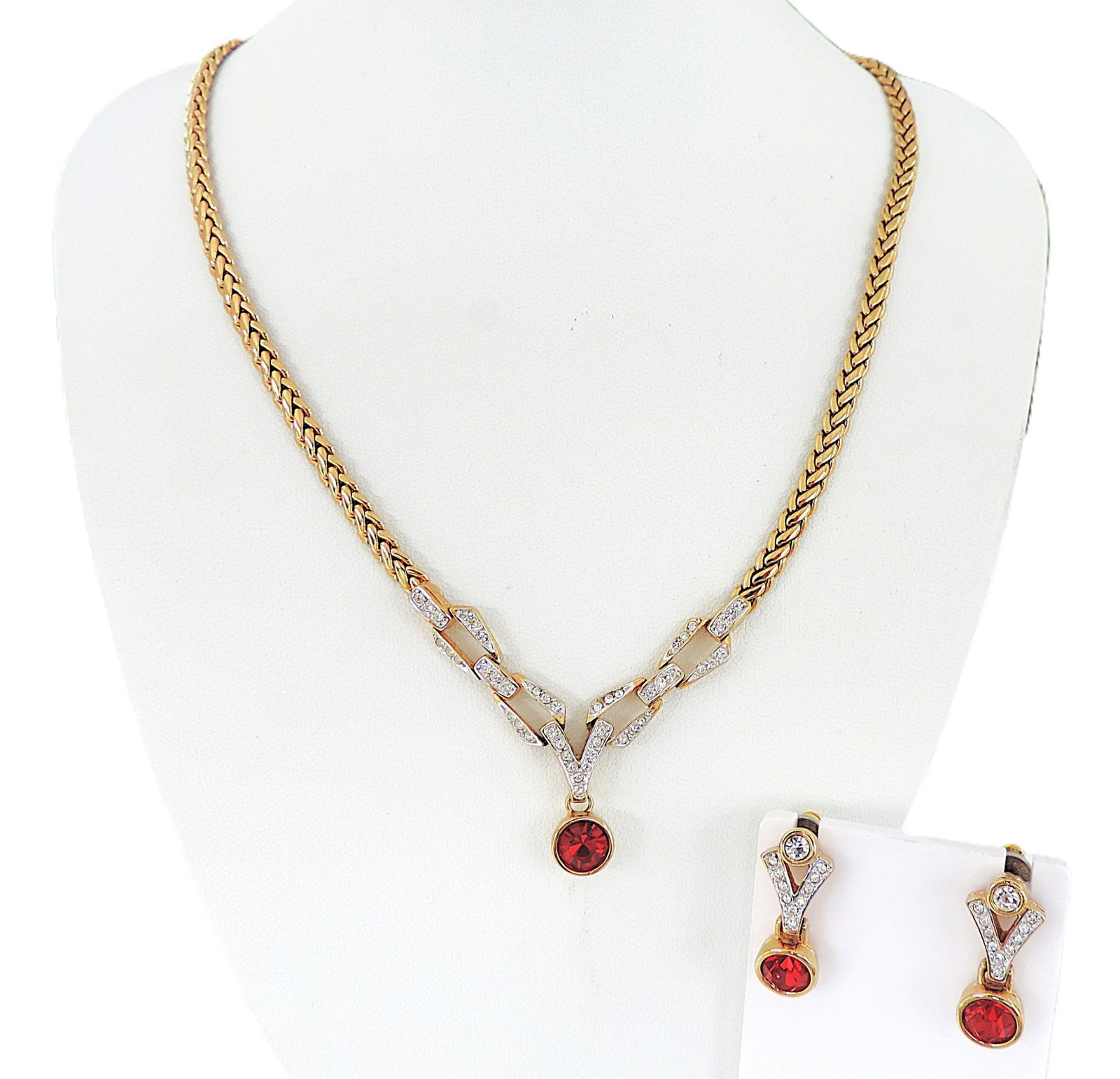 Vintage Gold Plated Austrian Crystal Necklace & Earrings Set c.1980's: Title: Vintage Gold Plated Austrian Crystal Necklace & Earrings Set c.1980's Description: A beautiful vintage gold plated flat link chain necklace and earrings set with red & white Austrian