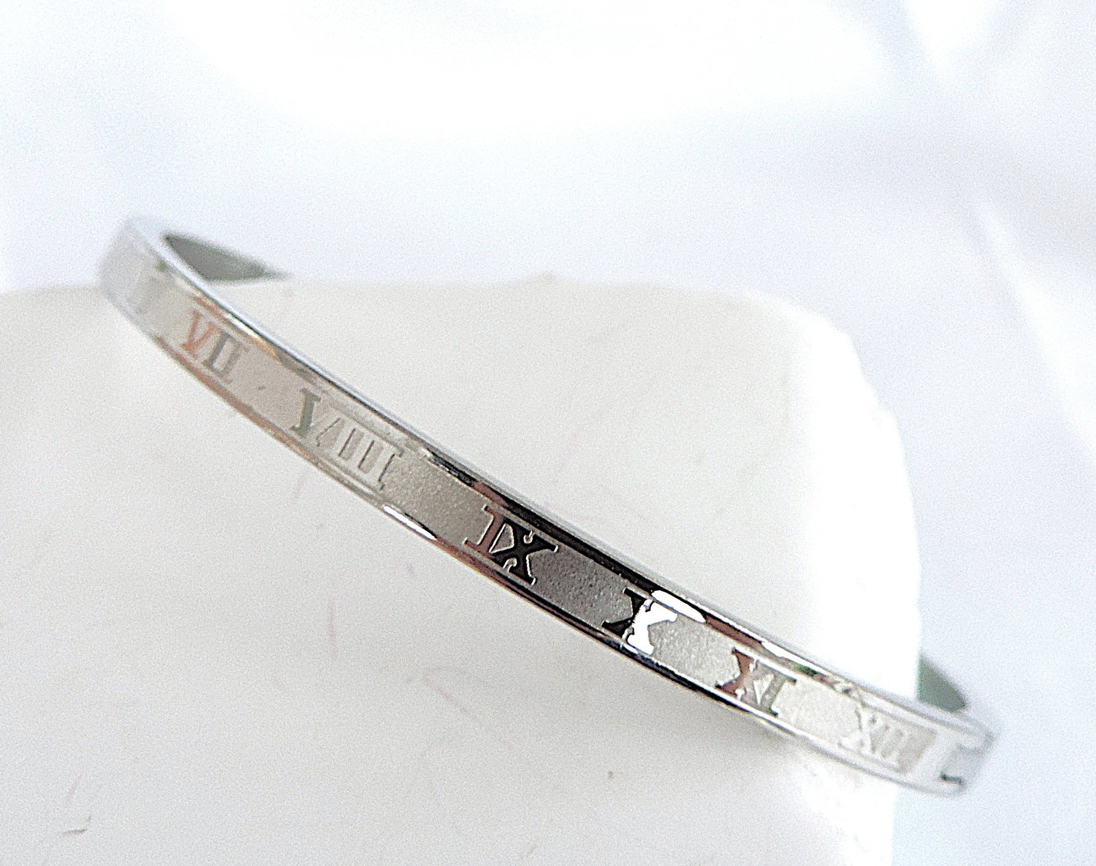 Orrevé Roman Numeral Stainless Steel Hinged Bangle/Bracelet 'New' - 4
