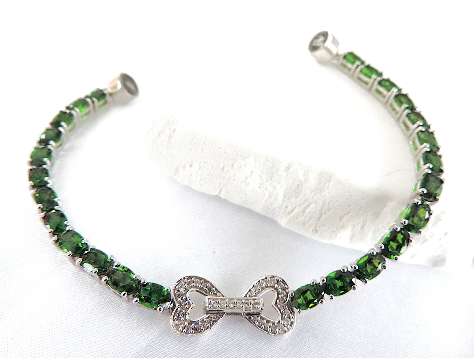 925 Silver 7 Carat Green Diopside Tennis Bracelet 'New With Gift Box' - 7