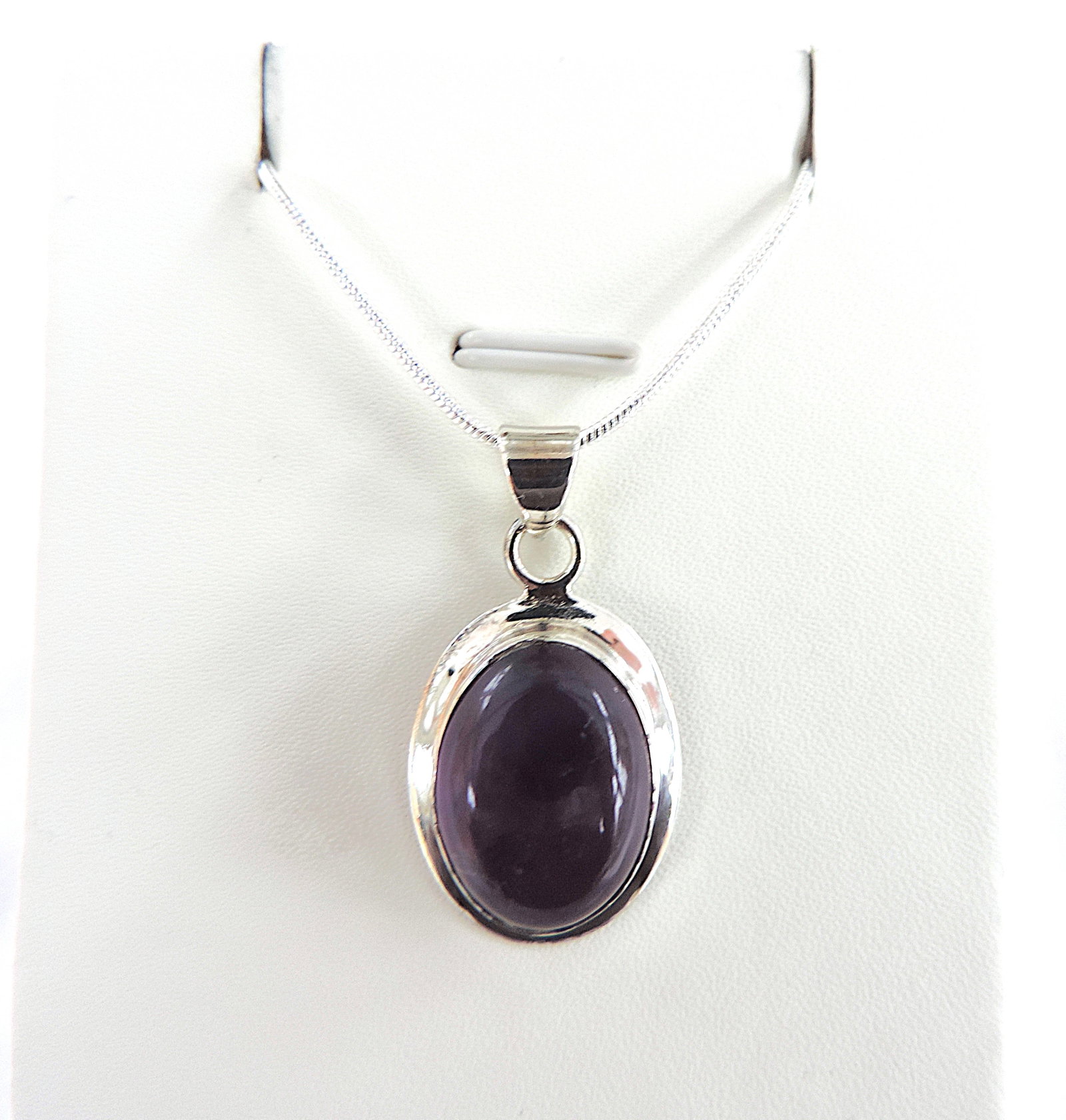 925 Silver 12 Carat Cabochon Amethyst Gemstone Pendant Necklace - 2