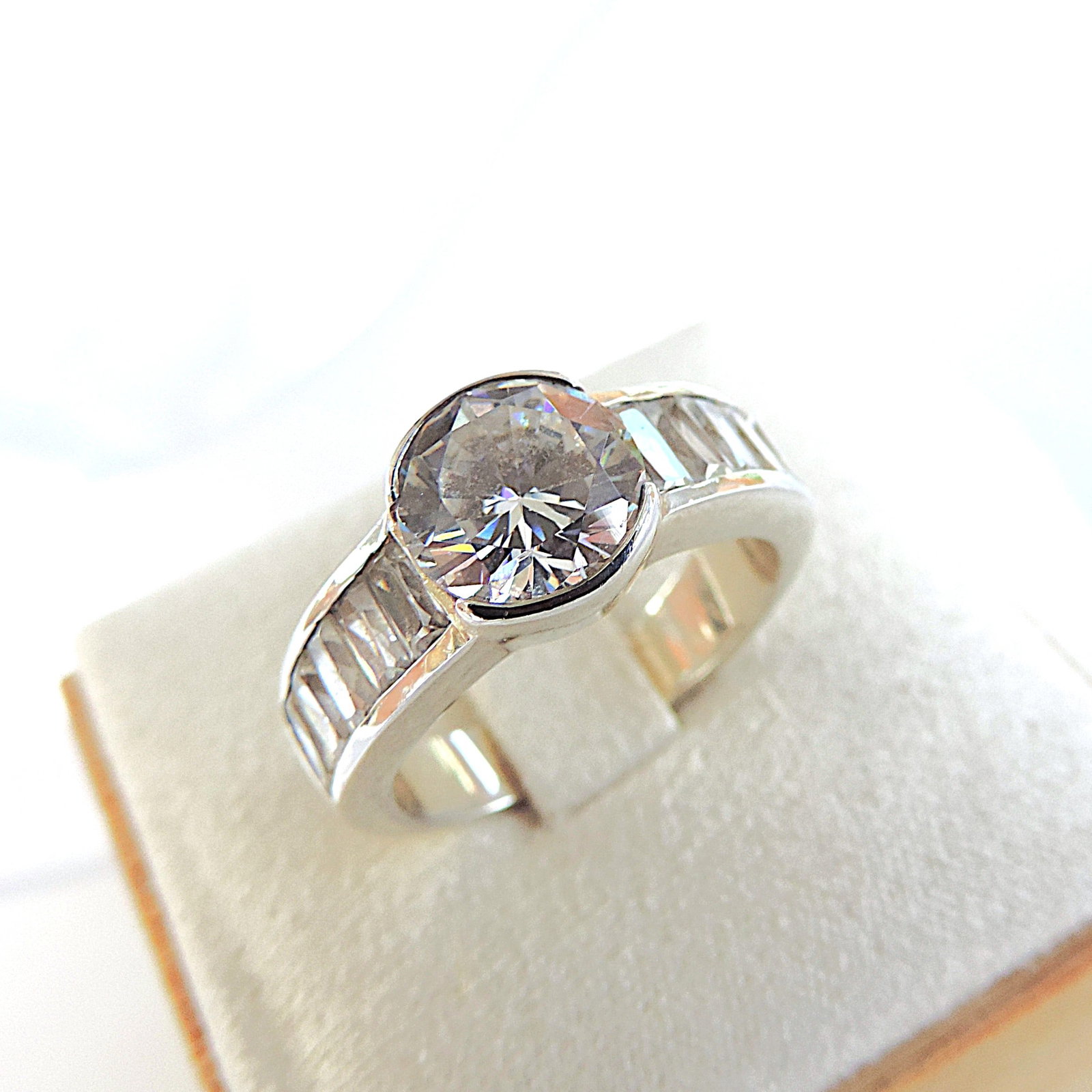925 Silver 4.5 Carat Moissanite Gemstone Ring - 3