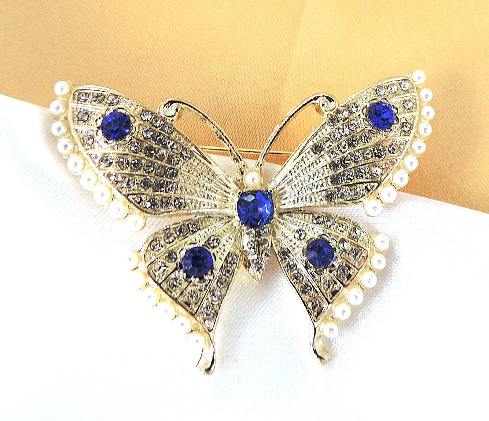 Crystal & Pearl Butterfly Brooch - 3