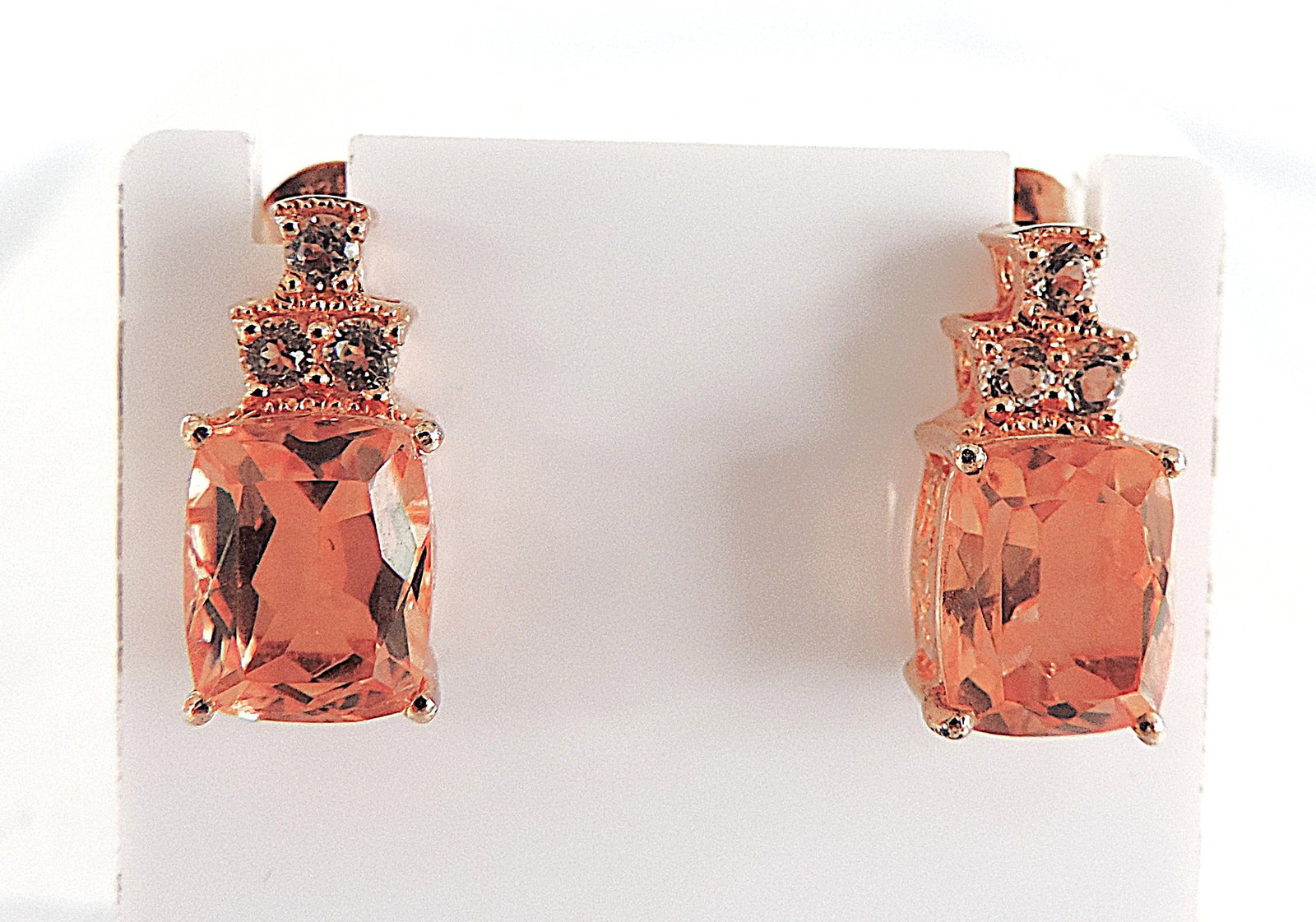18k Rose Gold 925 Silver 8 Carat Peach Morganite Gemstone Earrings 'New': Title: 18k Rose Gold 925 Silver 8 Carat Peach Morganite Gemstone Earrings 'New' Description: A beautiful pair of 18k Rose Gold on 925 Silver earrings set with 10x8mm Peach Morganite gemstones (TCW