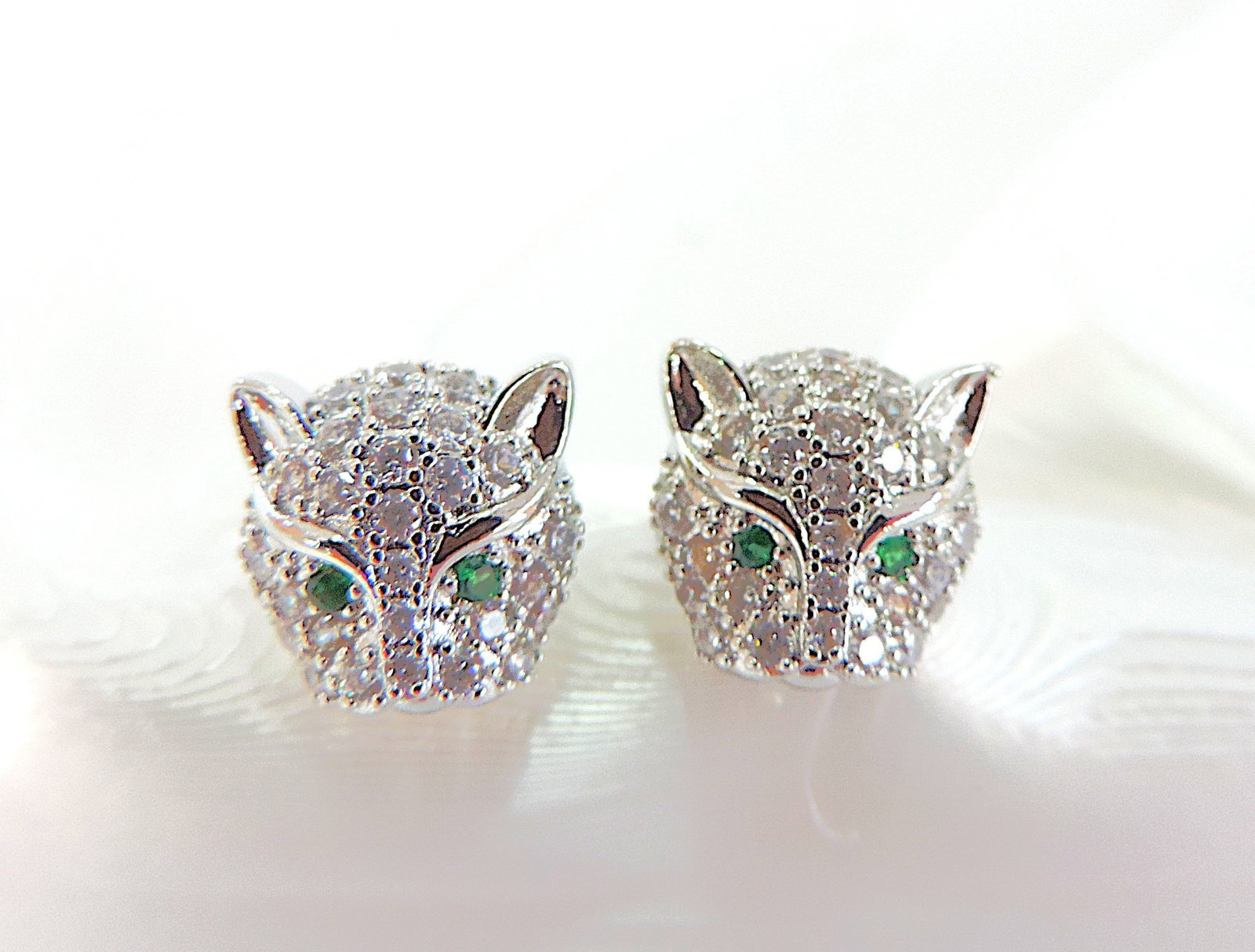 White Zircon Gemstone Panther Head Stud Earrings 'New' - 2