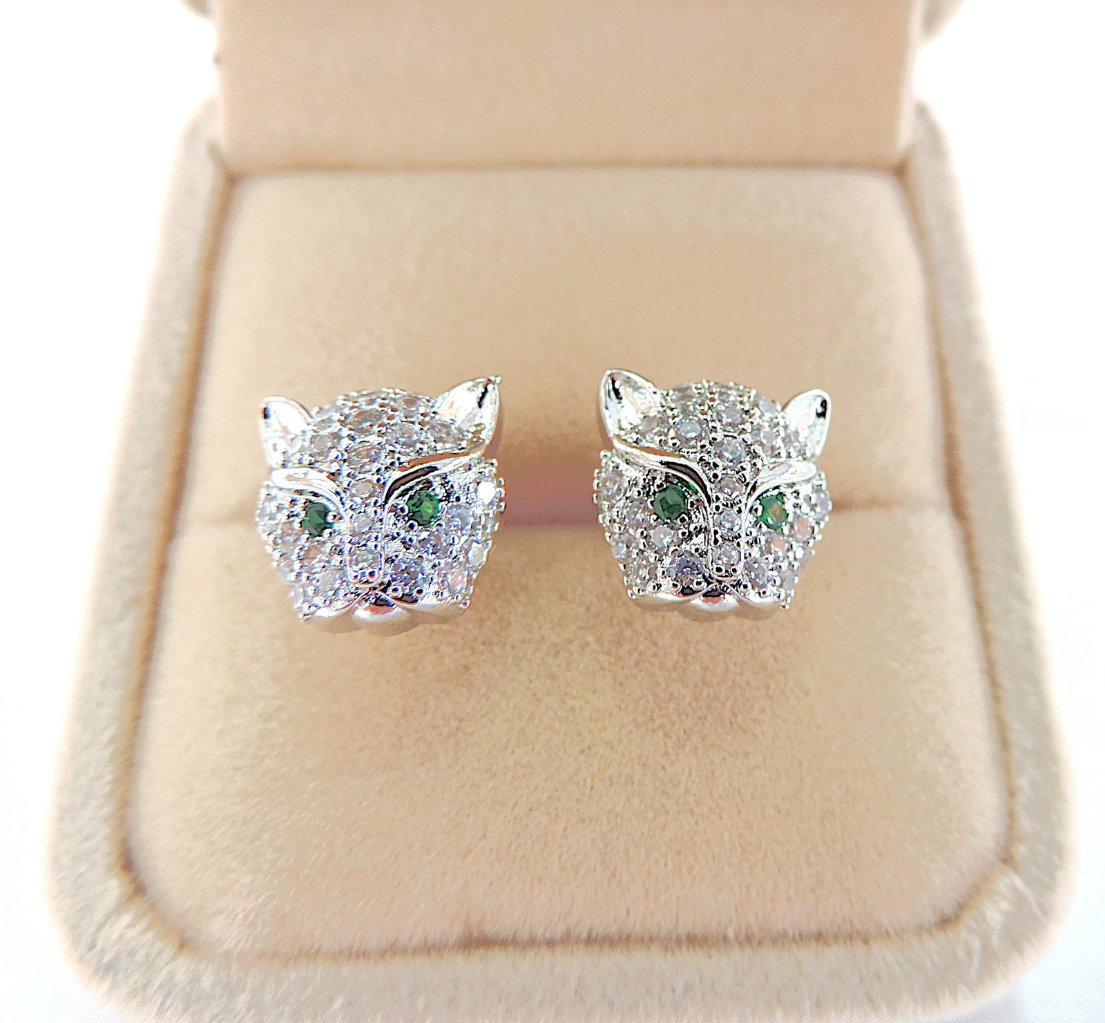 White Zircon Gemstone Panther Head Stud Earrings 'New' - 4
